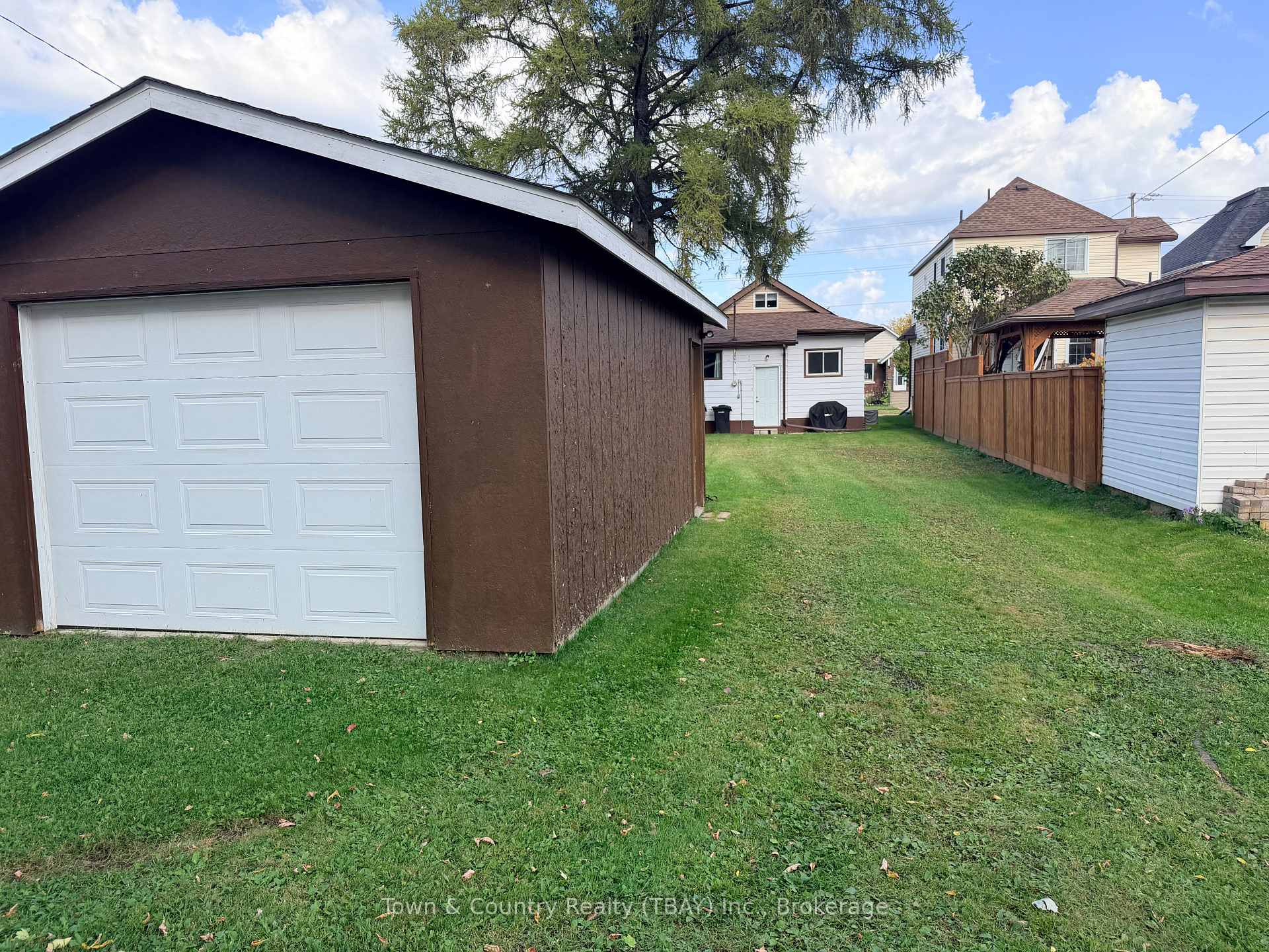 Photo 19 of 372 Mary Street E, Thunder Bay, Westfort — HOMEH