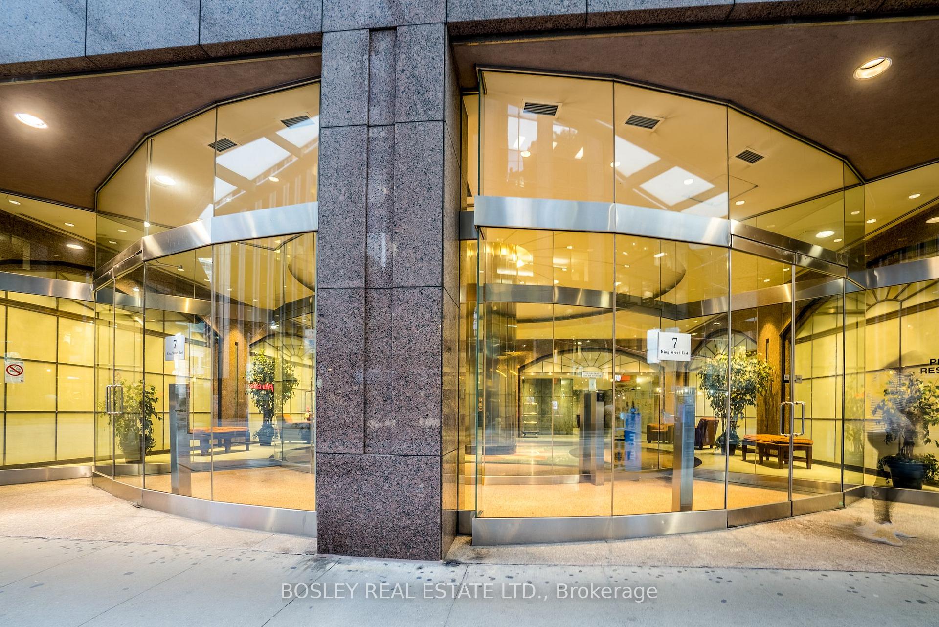Photo of Unit 1105, 7 King Street E