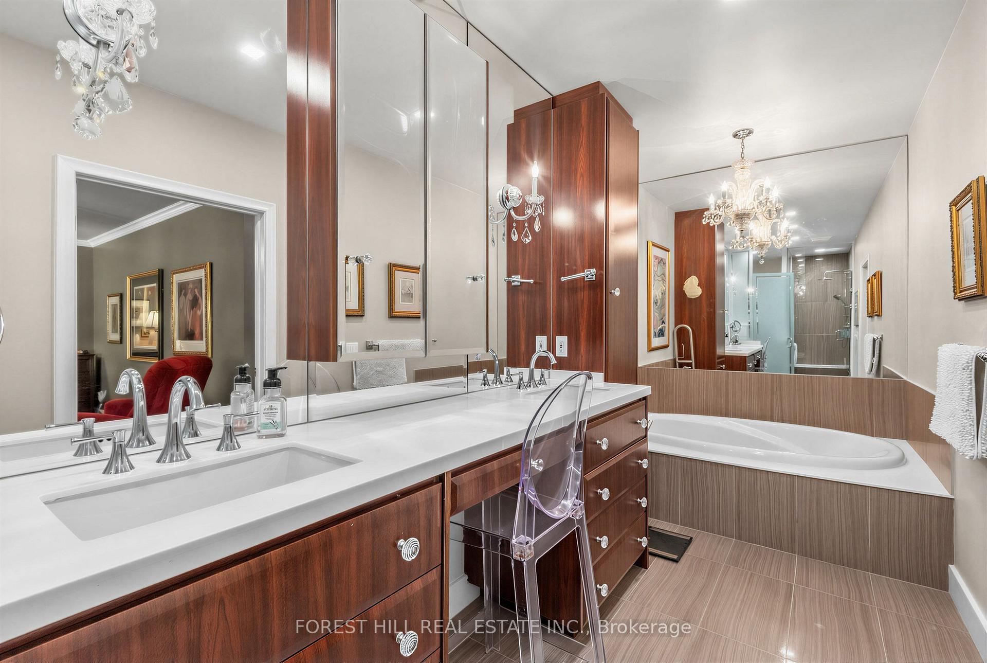 Photo 13 of 4 Abrams Place, North York, St. Andrew-Windfields — HOMEH