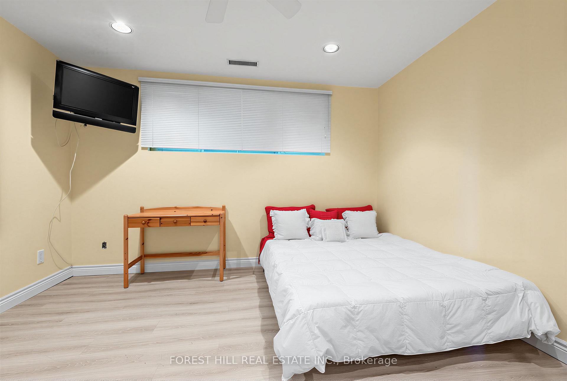 Photo 22 of 4 Abrams Place, North York, St. Andrew-Windfields — HOMEH