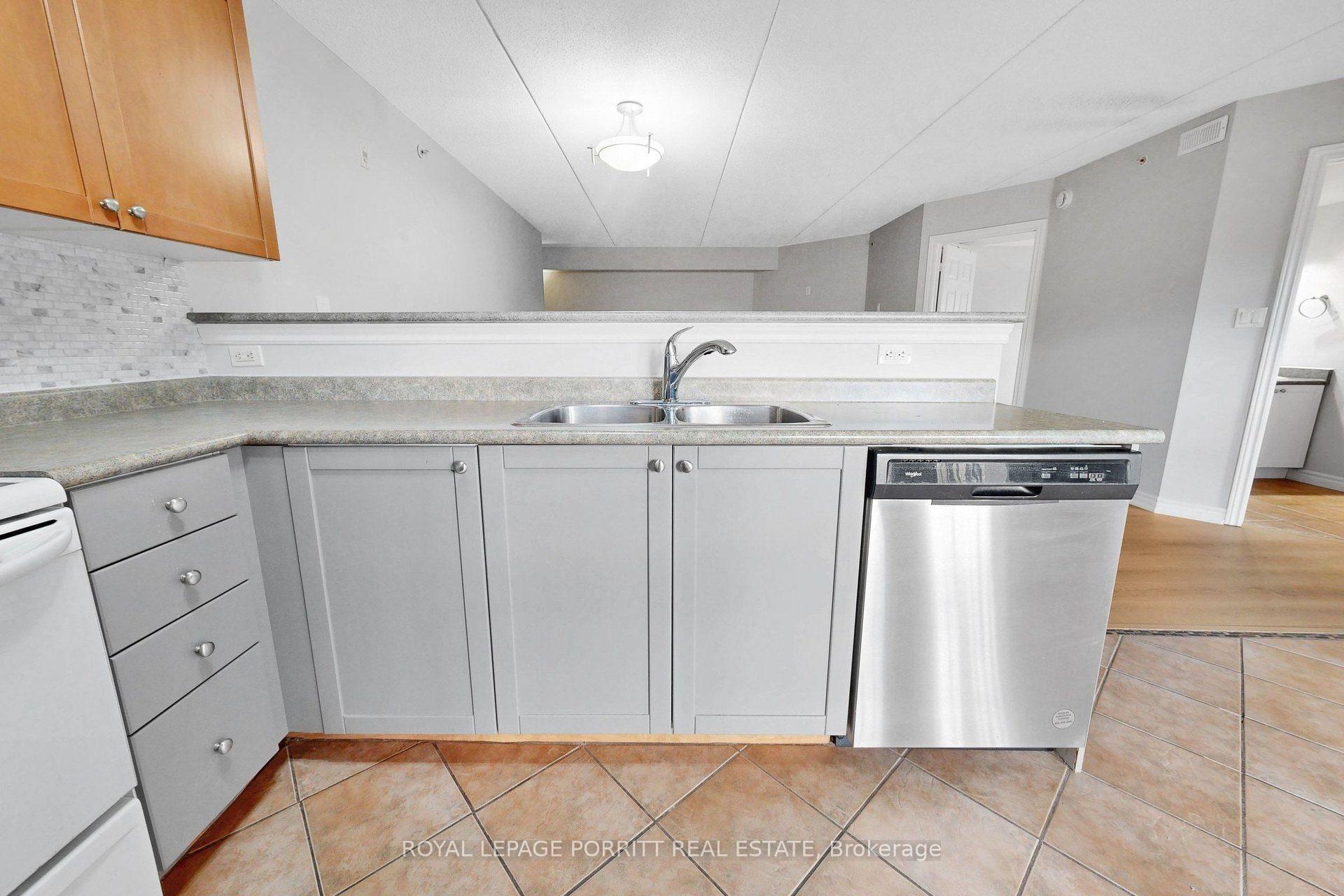 Photo 14 of 2085 Appleby Line, Burlington, Uptown — HOMEH