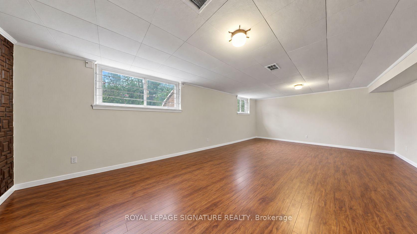Photo 7 of 35 Florens Avenue, Scarborough, Clairlea-Birchmount — HOMEH