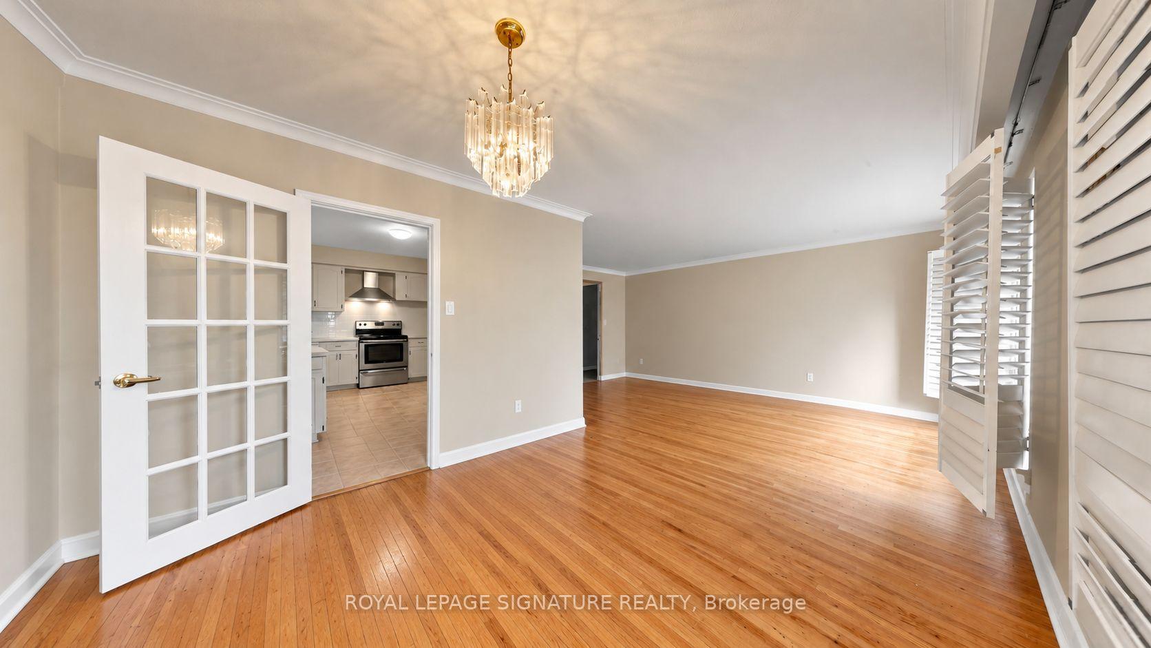Photo 12 of 35 Florens Avenue, Scarborough, Clairlea-Birchmount — HOMEH