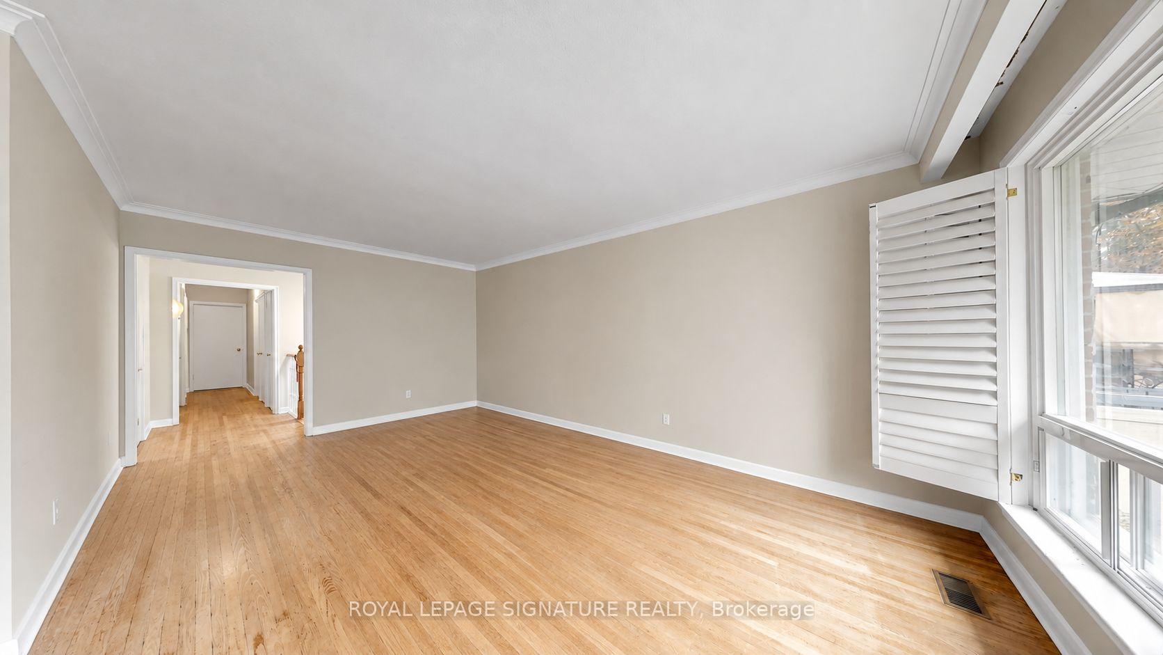Photo 16 of 35 Florens Avenue, Scarborough, Clairlea-Birchmount — HOMEH