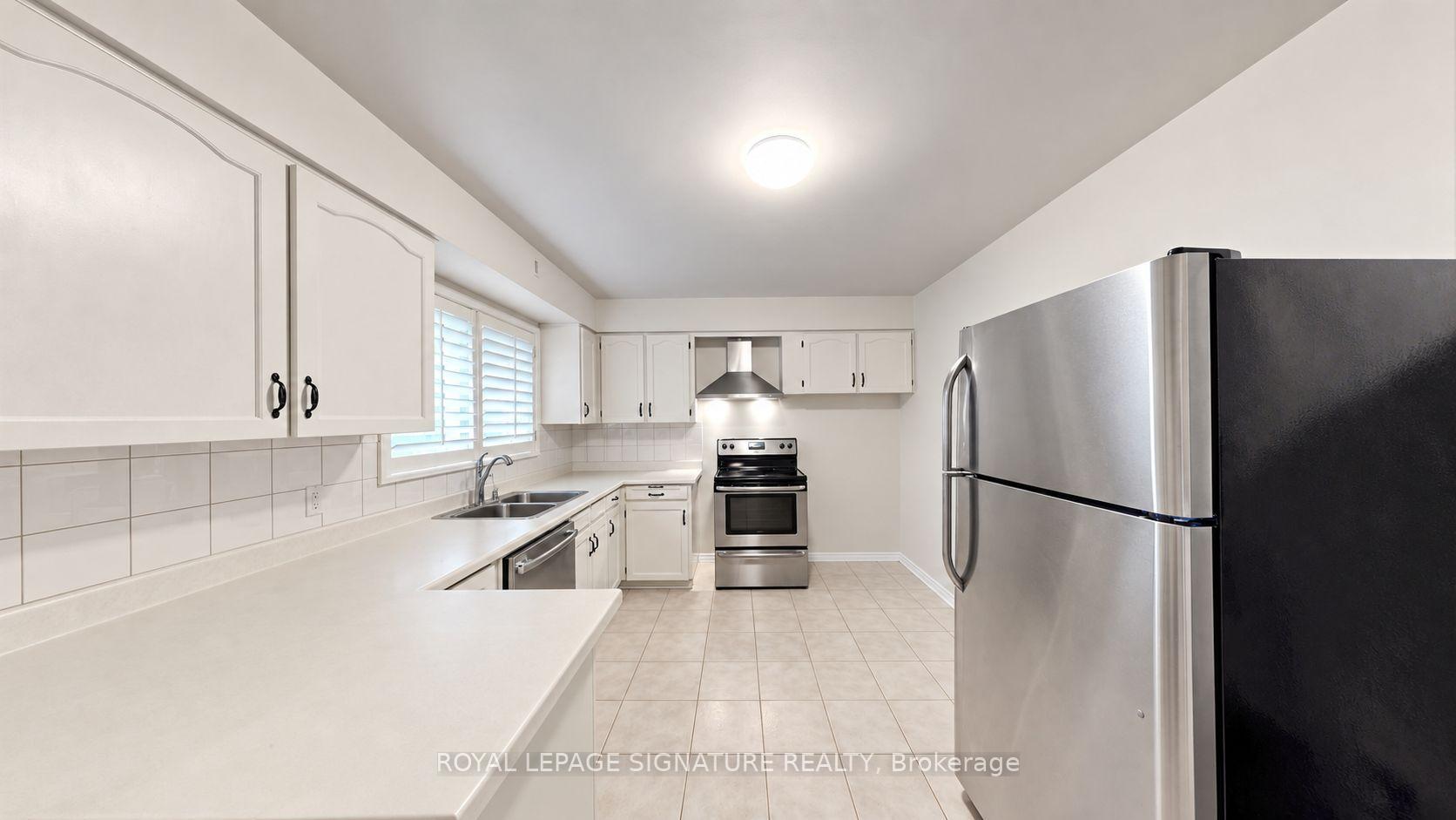 Photo 19 of 35 Florens Avenue, Scarborough, Clairlea-Birchmount — HOMEH