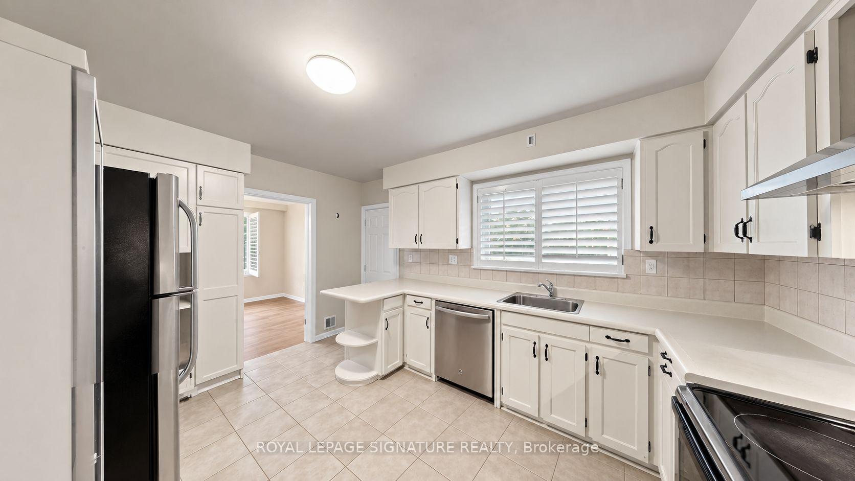 Photo 27 of 35 Florens Avenue, Scarborough, Clairlea-Birchmount — HOMEH