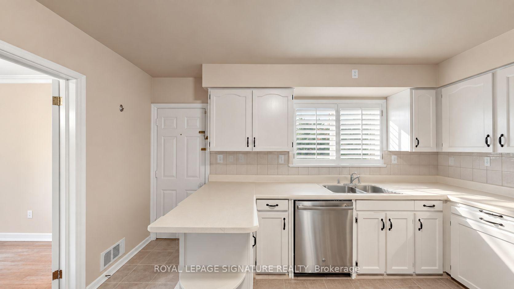 Photo 29 of 35 Florens Avenue, Scarborough, Clairlea-Birchmount — HOMEH