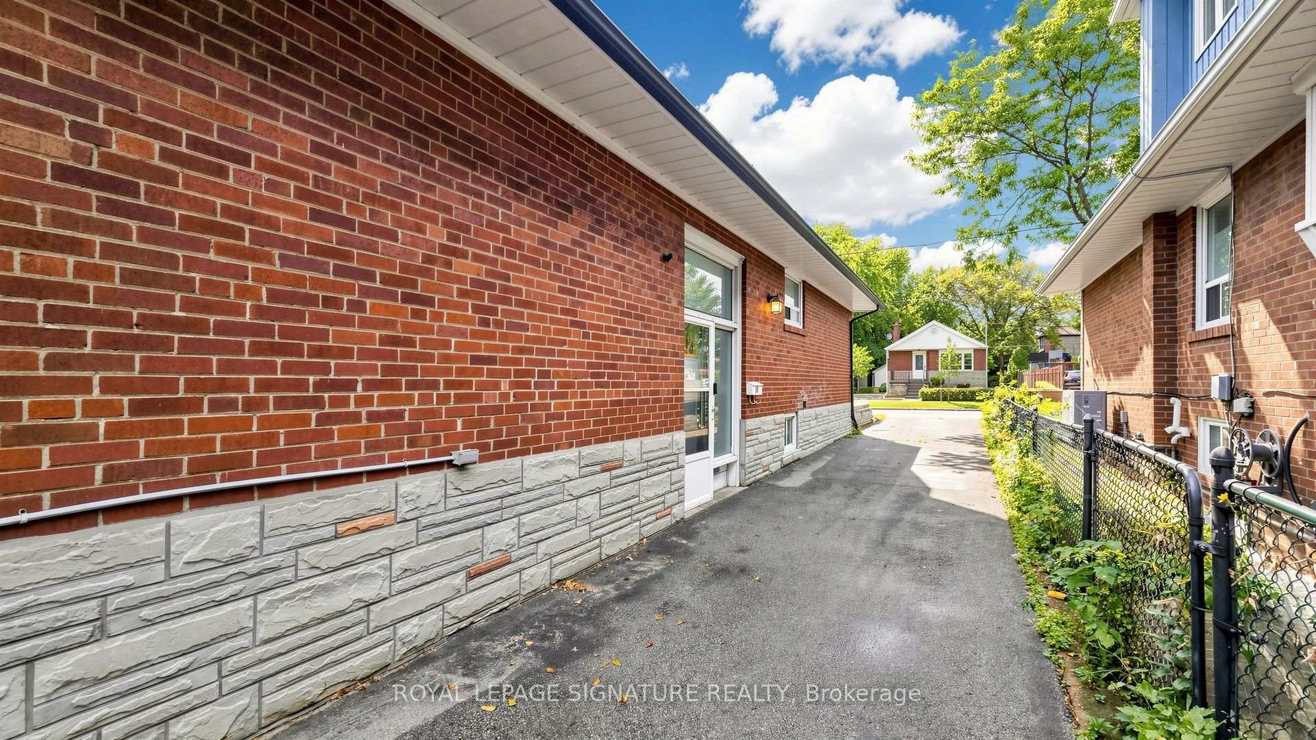 Photo 33 of 35 Florens Avenue, Scarborough, Clairlea-Birchmount — HOMEH