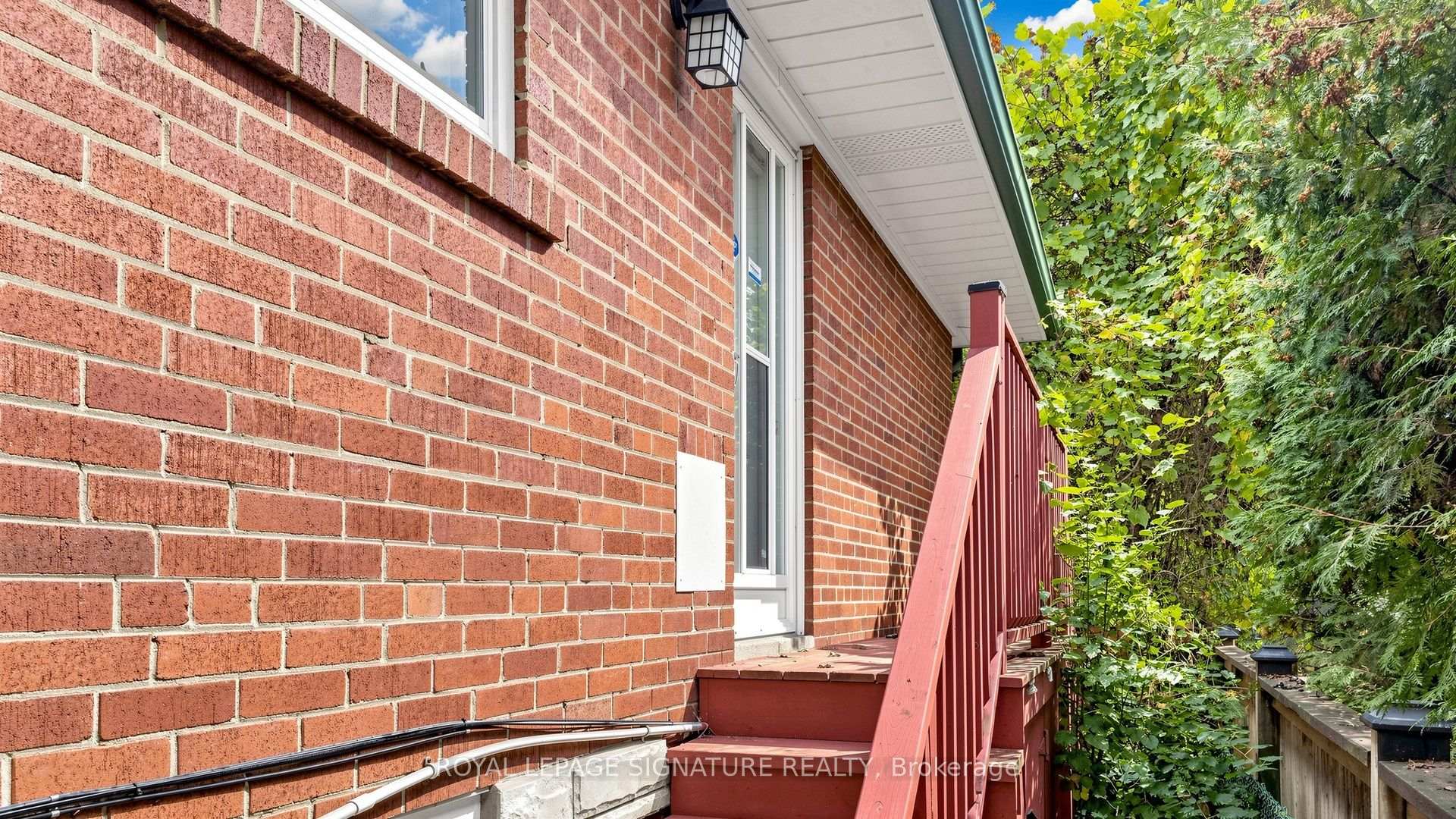 Photo 35 of 35 Florens Avenue, Scarborough, Clairlea-Birchmount — HOMEH