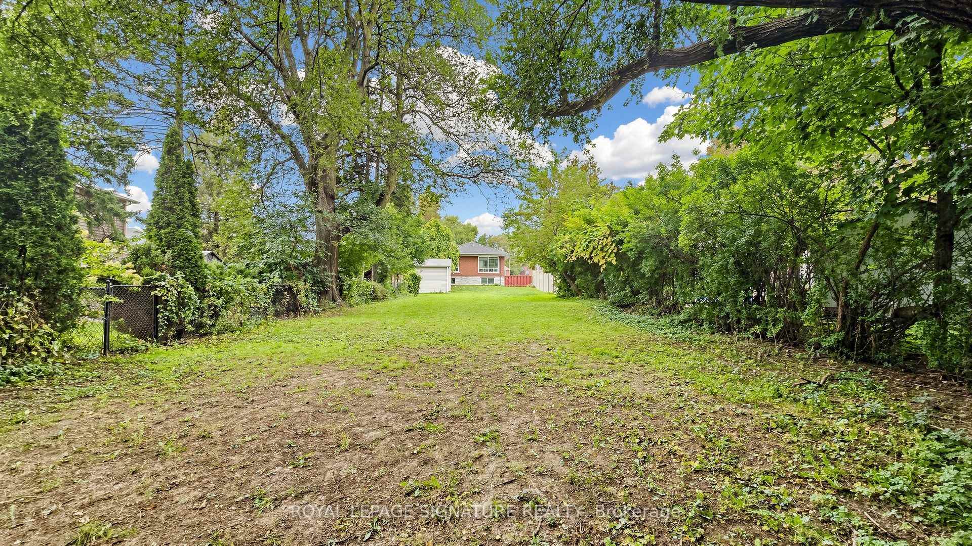 Photo 37 of 35 Florens Avenue, Scarborough, Clairlea-Birchmount — HOMEH