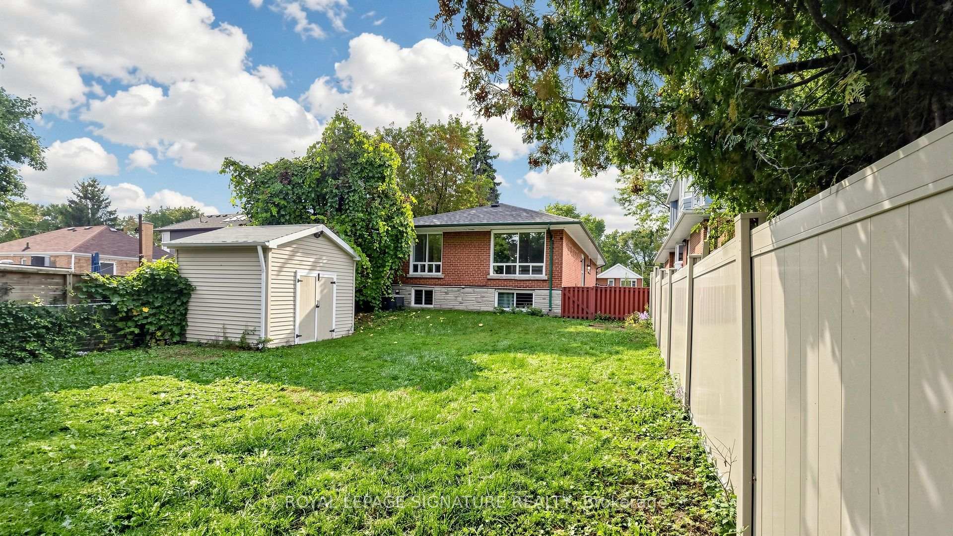 Photo 40 of 35 Florens Avenue, Scarborough, Clairlea-Birchmount — HOMEH