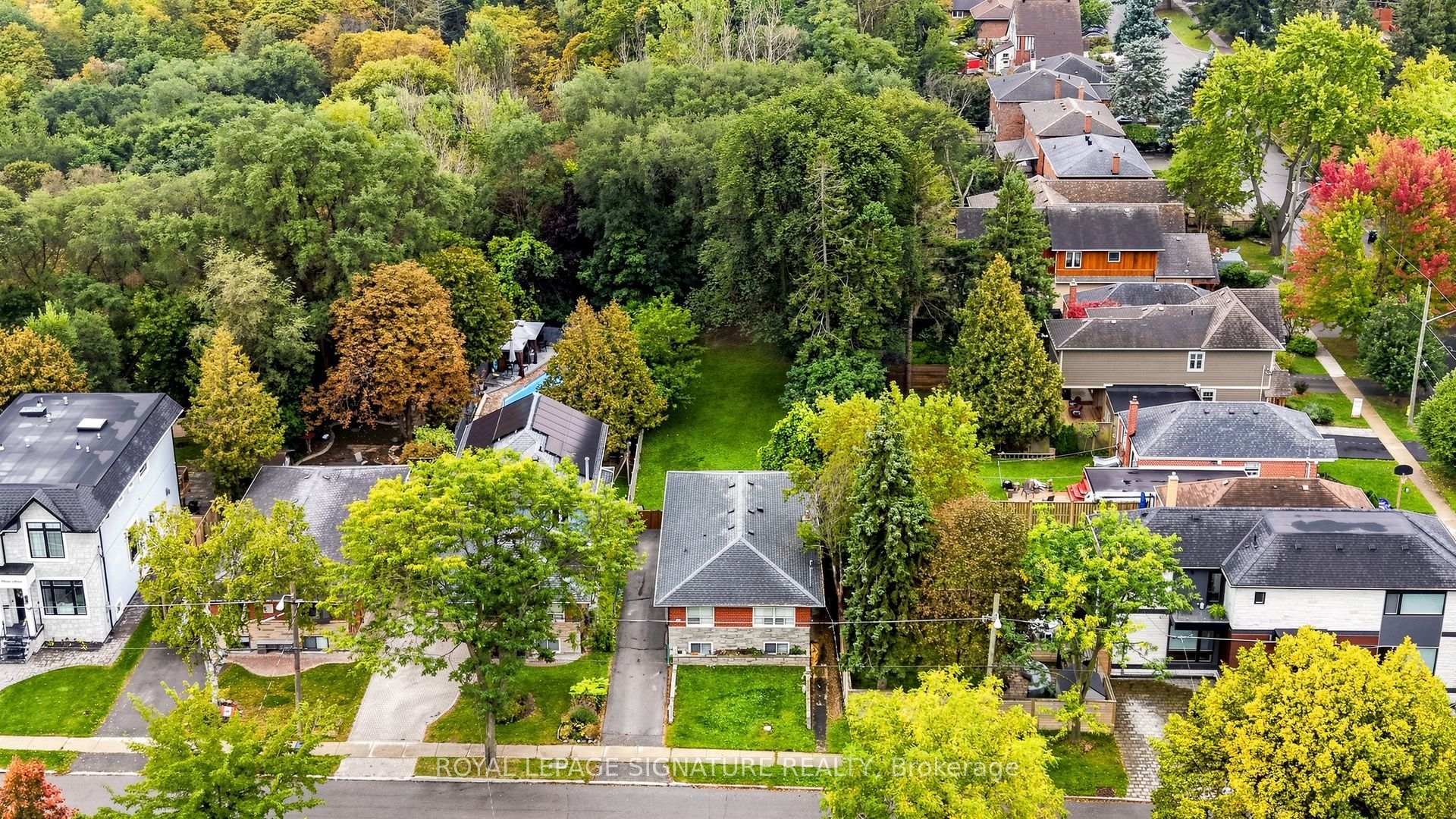 Photo 43 of 35 Florens Avenue, Scarborough, Clairlea-Birchmount — HOMEH