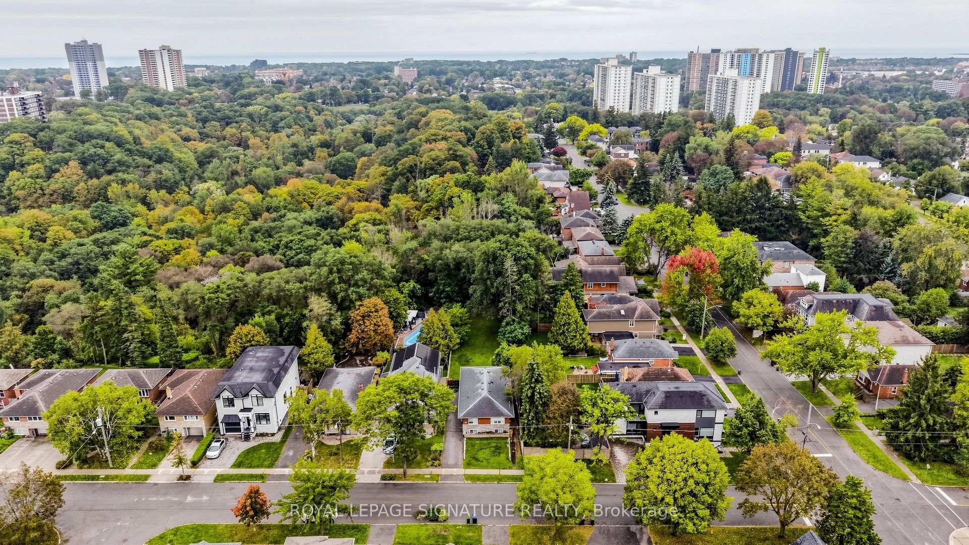 Photo 48 of 35 Florens Avenue, Scarborough, Clairlea-Birchmount — HOMEH