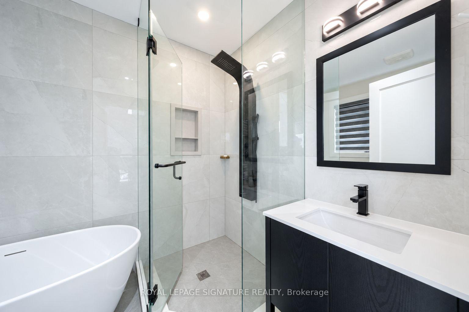 Photo 24 of 540B Pharmacy Avenue, Scarborough, Clairlea-Birchmount — HOMEH