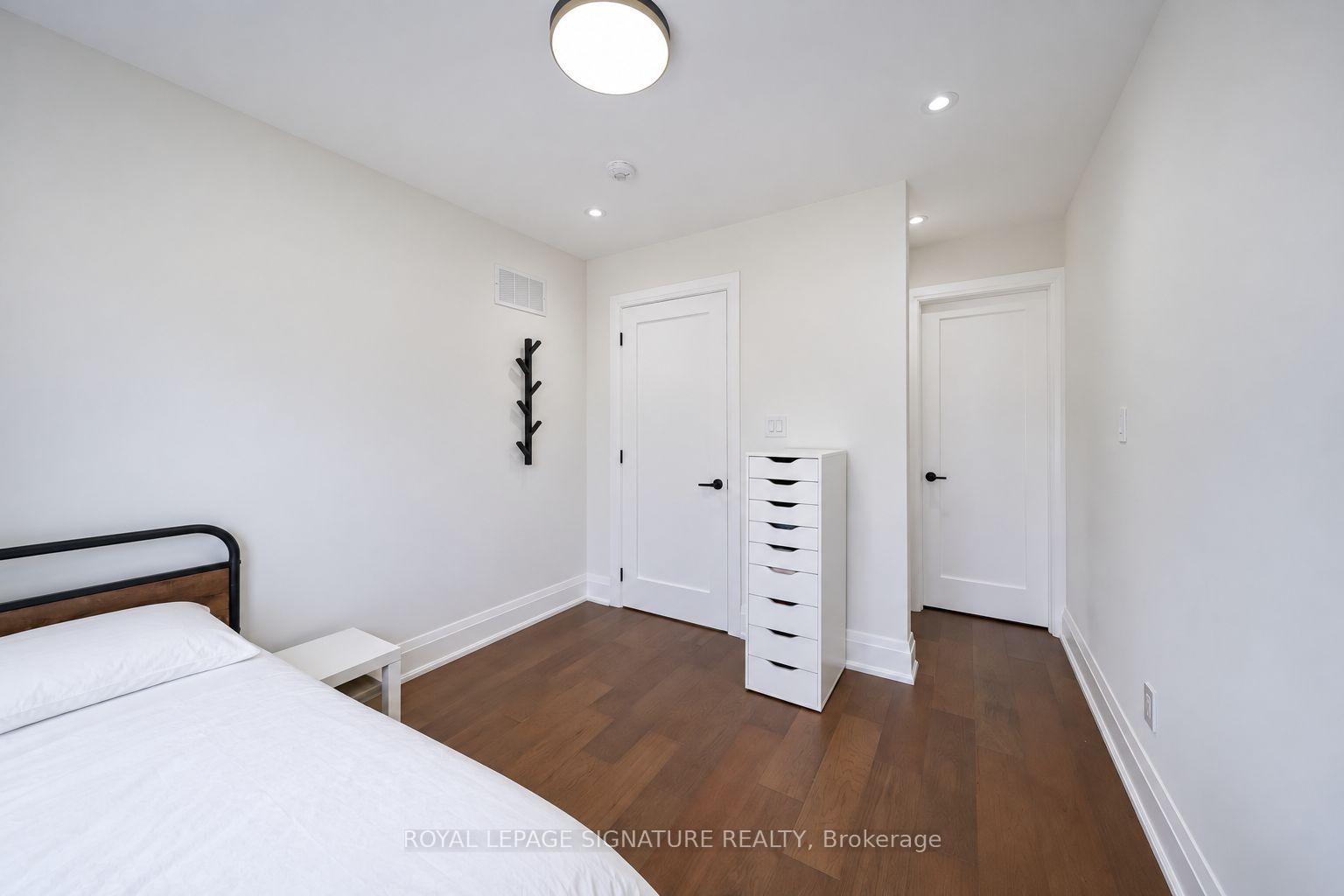 Photo 33 of 540B Pharmacy Avenue, Scarborough, Clairlea-Birchmount — HOMEH