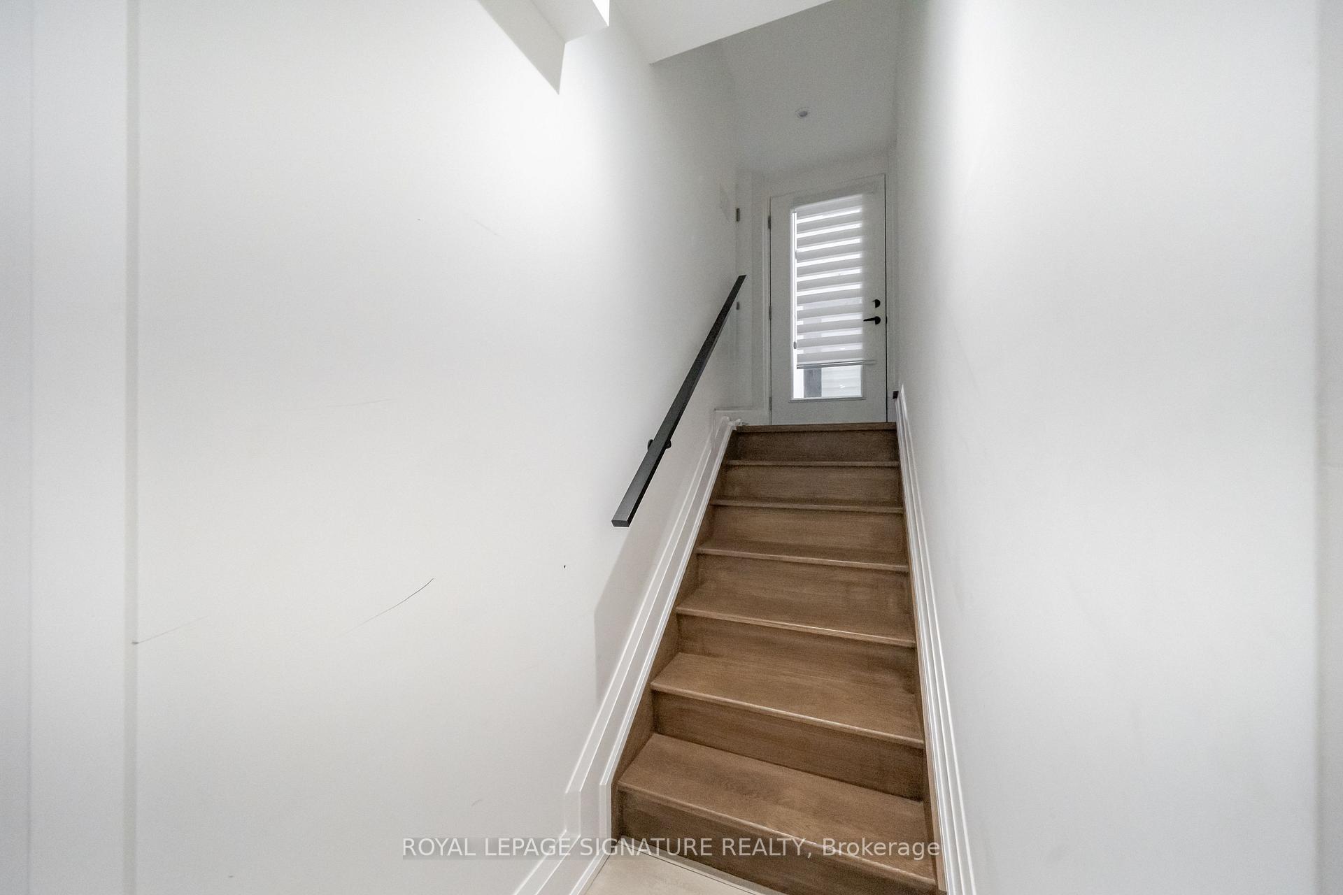 Photo 34 of 540B Pharmacy Avenue, Scarborough, Clairlea-Birchmount — HOMEH