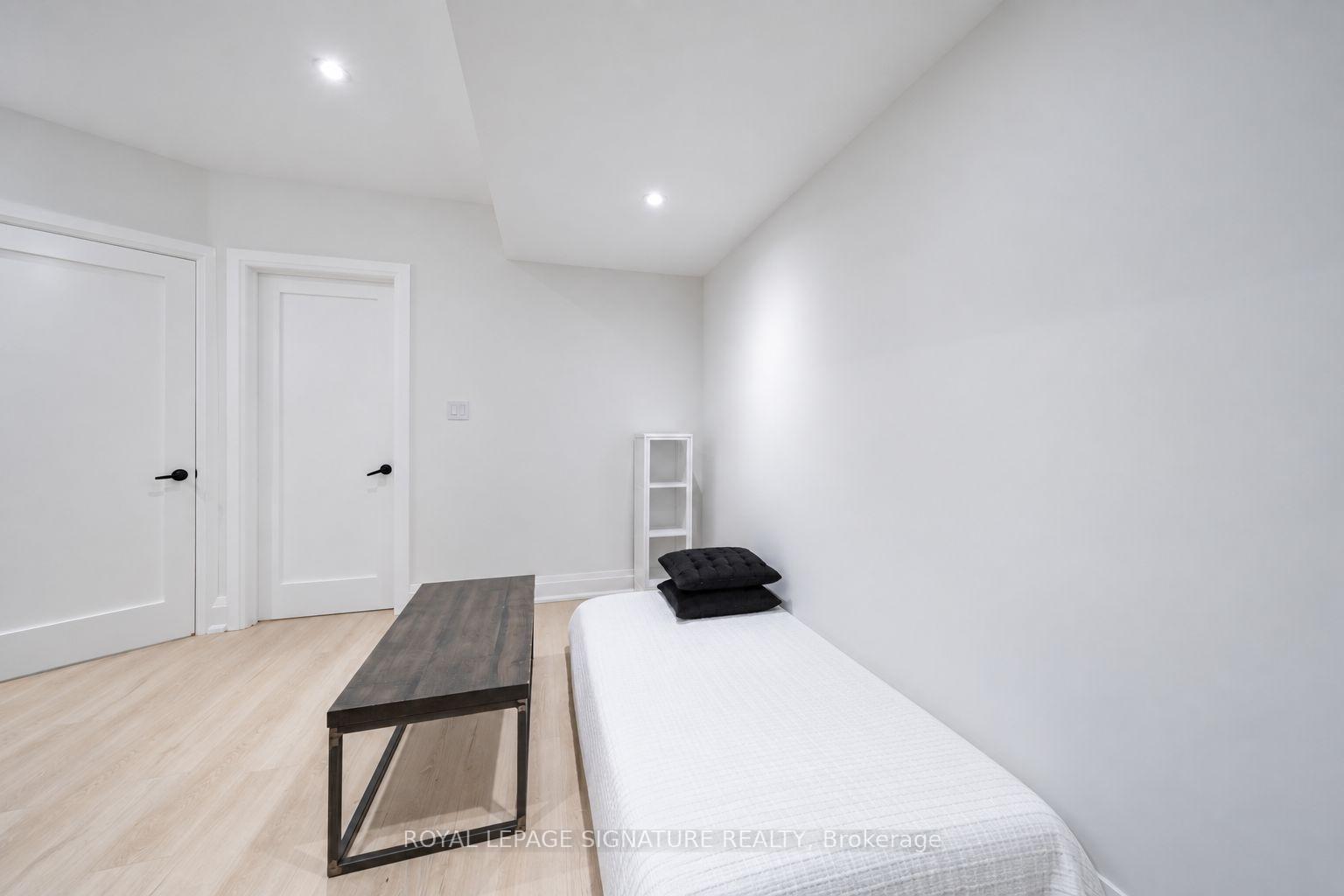 Photo 35 of 540B Pharmacy Avenue, Scarborough, Clairlea-Birchmount — HOMEH