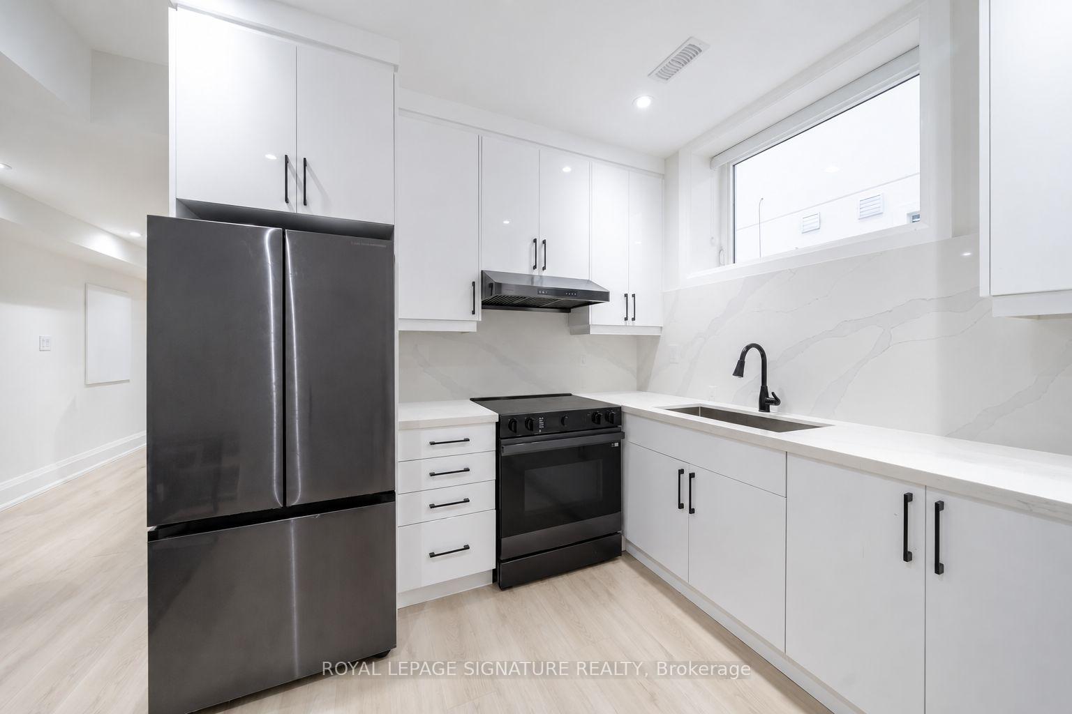 Photo 37 of 540B Pharmacy Avenue, Scarborough, Clairlea-Birchmount — HOMEH