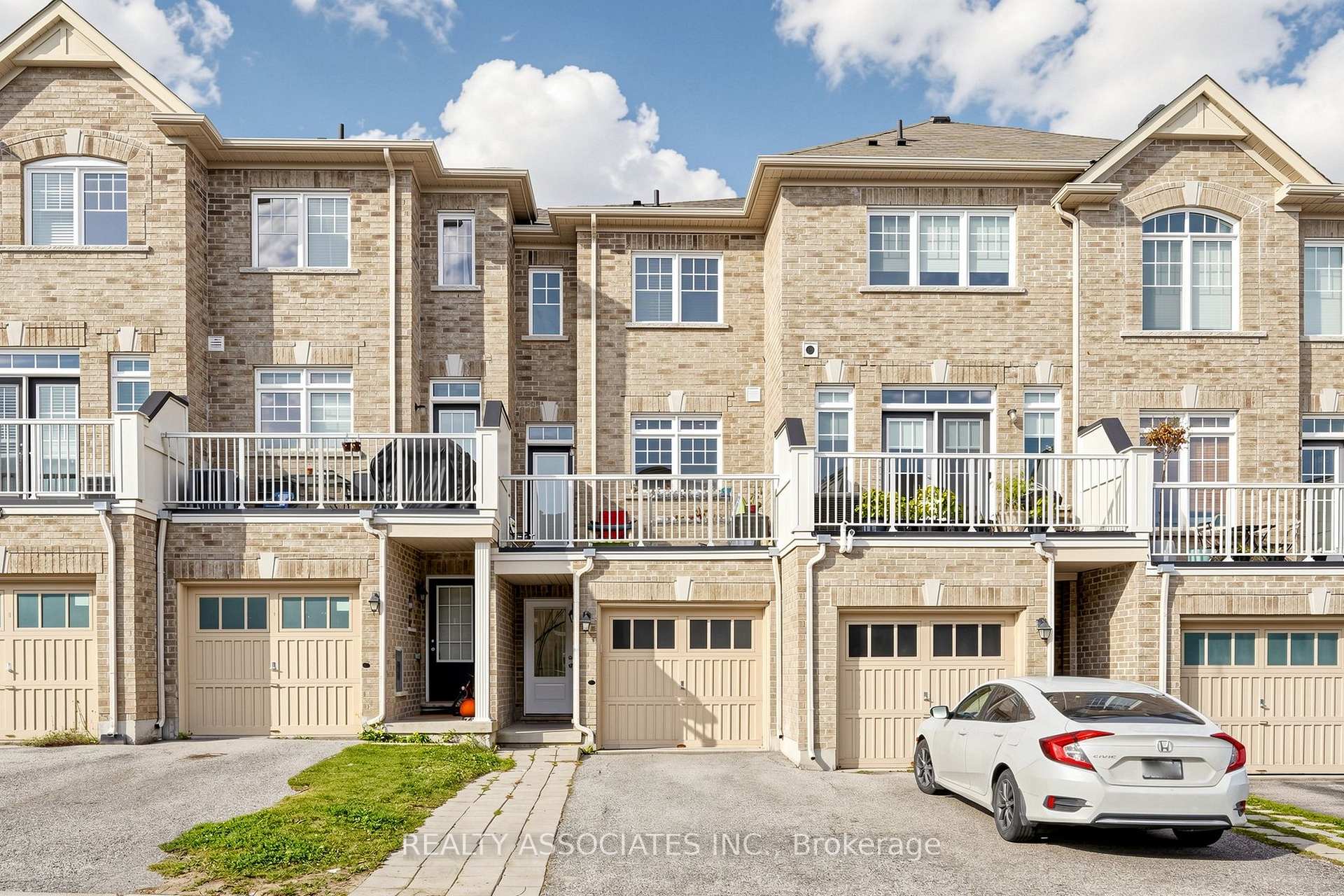 Photo 2 of 297 Delray Drive, Markham, Greensborough — HOMEH