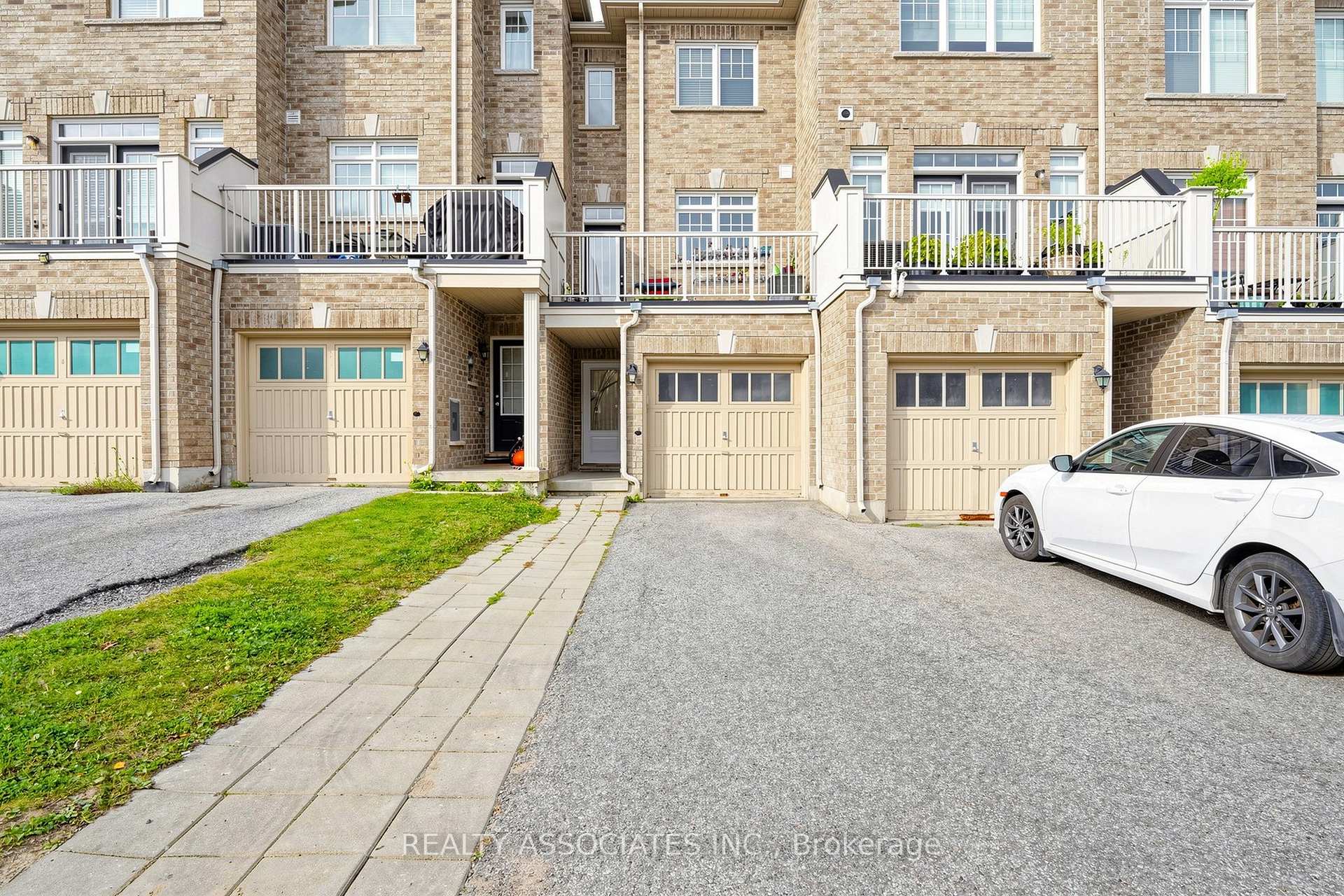 Photo 4 of 297 Delray Drive, Markham, Greensborough — HOMEH