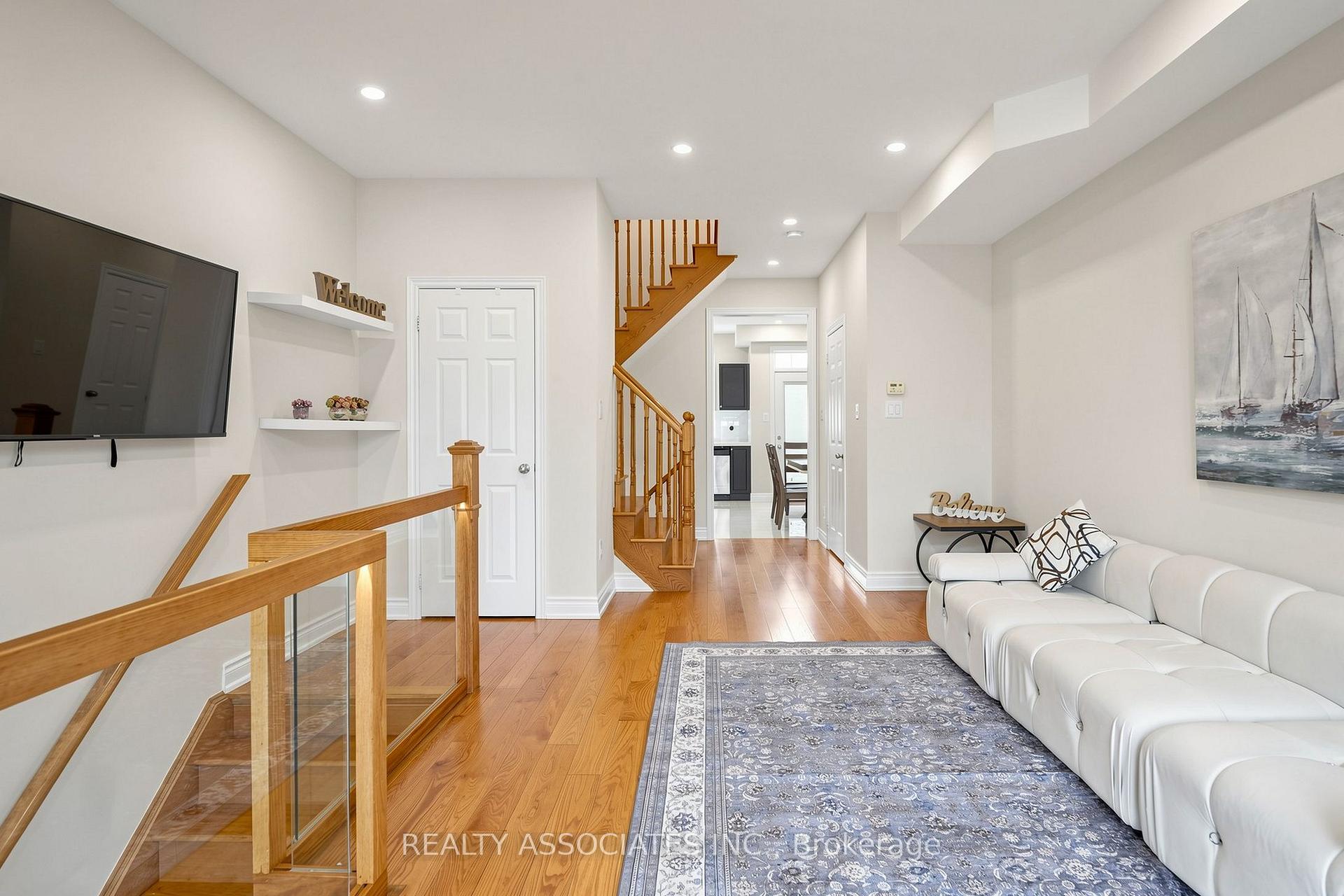 Photo 9 of 297 Delray Drive, Markham, Greensborough — HOMEH