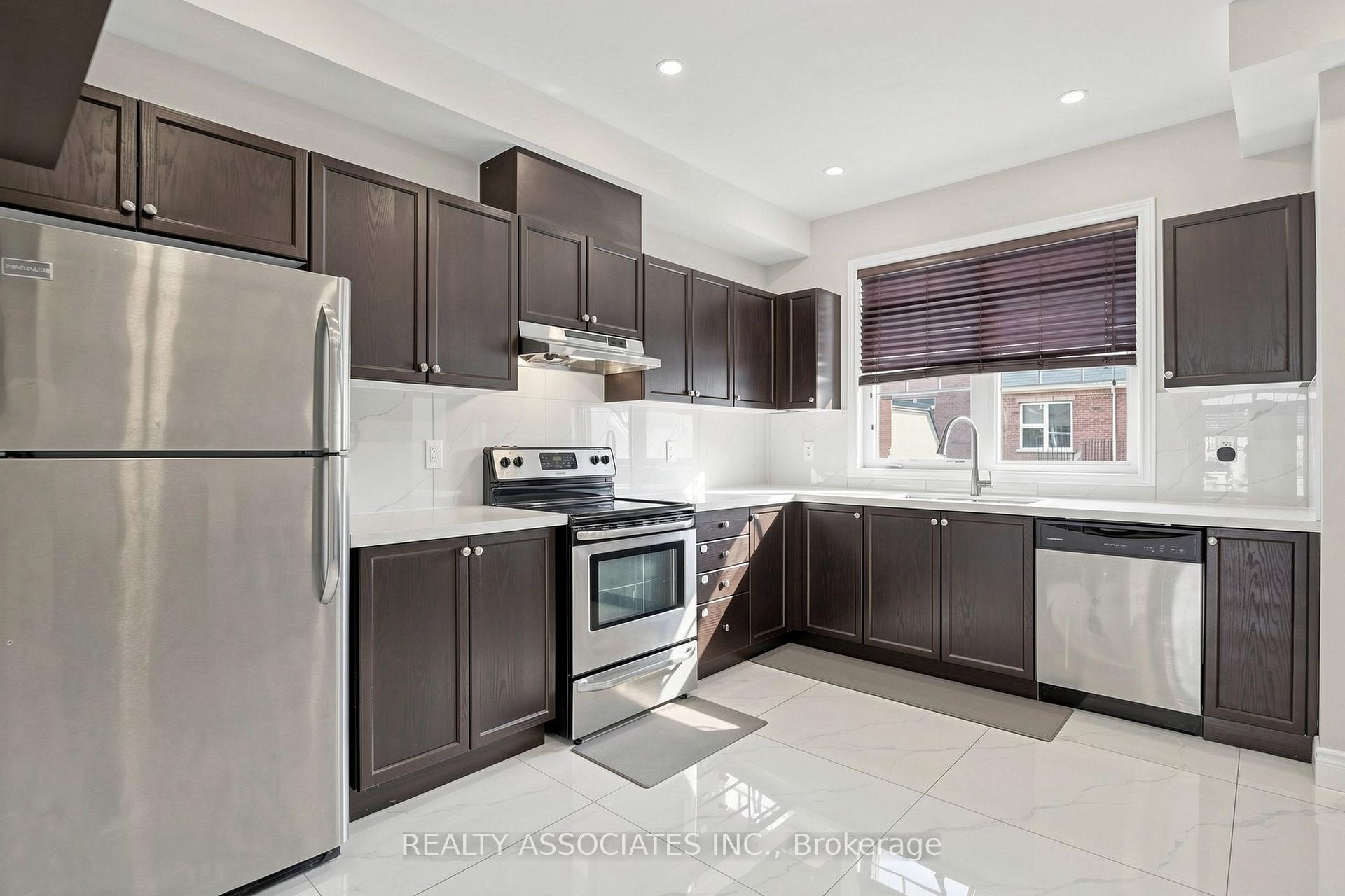 Photo 10 of 297 Delray Drive, Markham, Greensborough — HOMEH