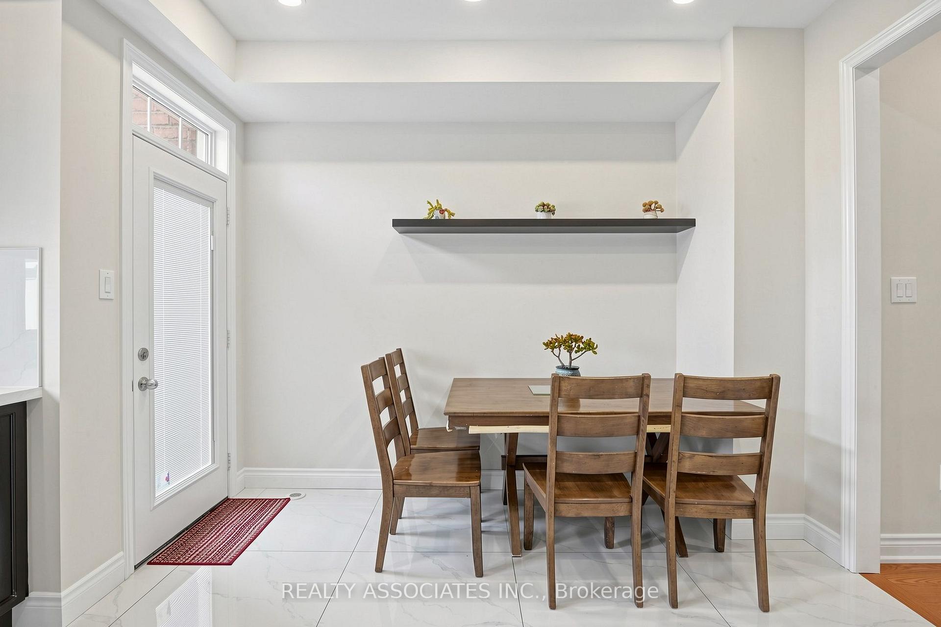 Photo 14 of 297 Delray Drive, Markham, Greensborough — HOMEH