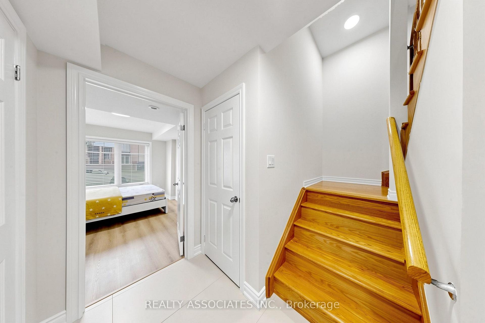 Photo 15 of 297 Delray Drive, Markham, Greensborough — HOMEH