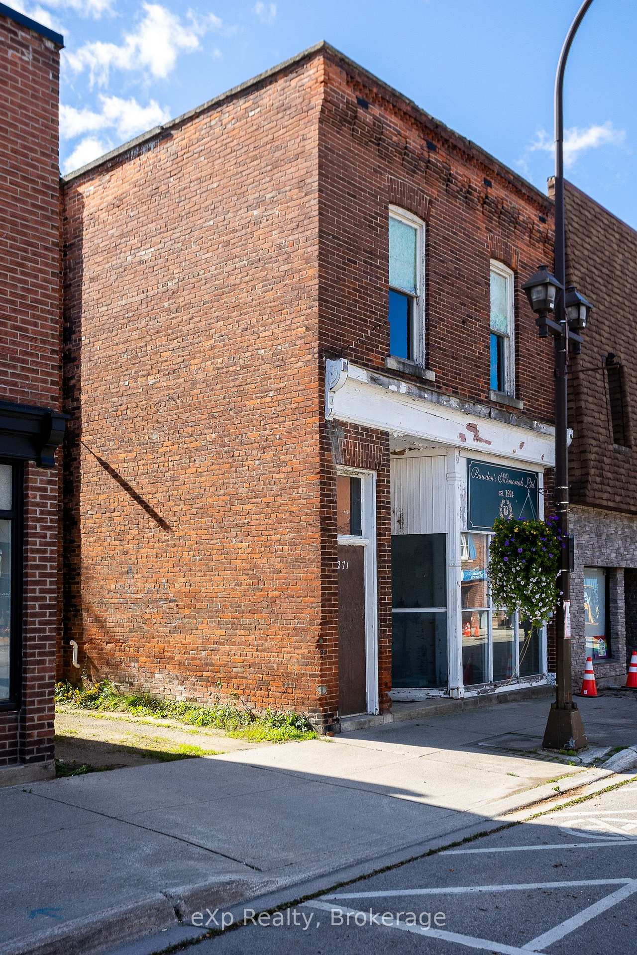 Photo 2 of 269 8th Street E, Owen Sound — HOMEH