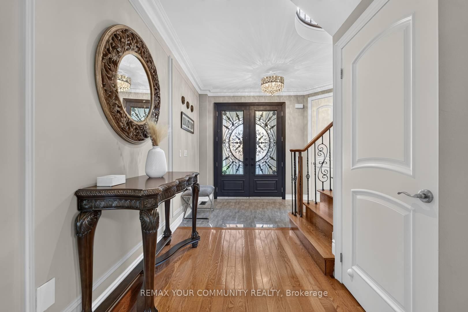 Photo 4 of 38 Dimarino Drive, Vaughan, Patterson — HOMEH
