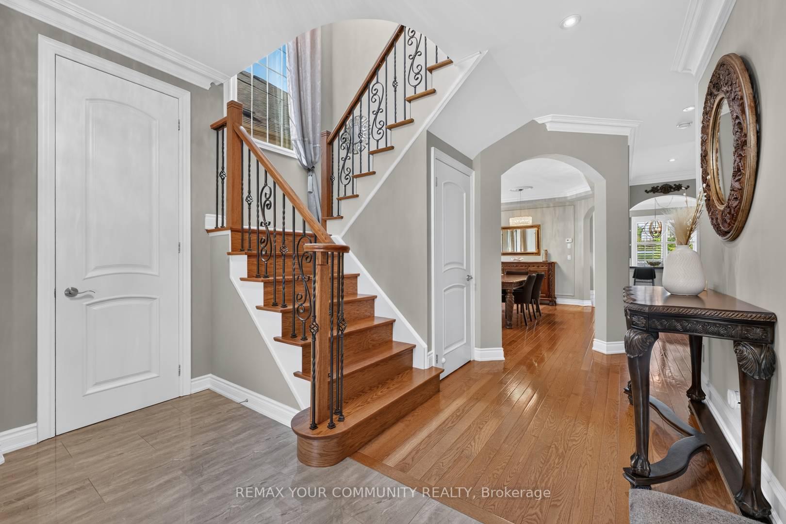 Photo 5 of 38 Dimarino Drive, Vaughan, Patterson — HOMEH