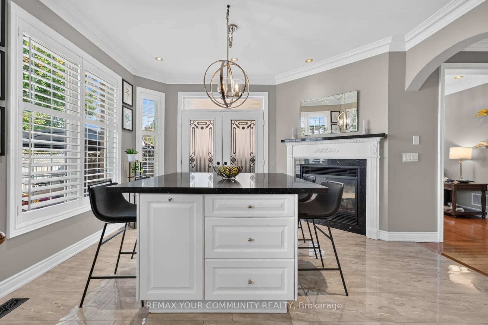 Photo 13 of 38 Dimarino Drive, Vaughan, Patterson — HOMEH