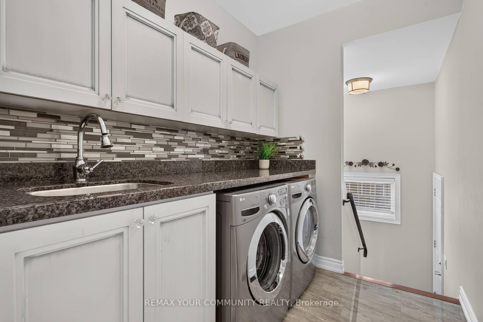 Photo 18 of 38 Dimarino Drive, Vaughan, Patterson — HOMEH