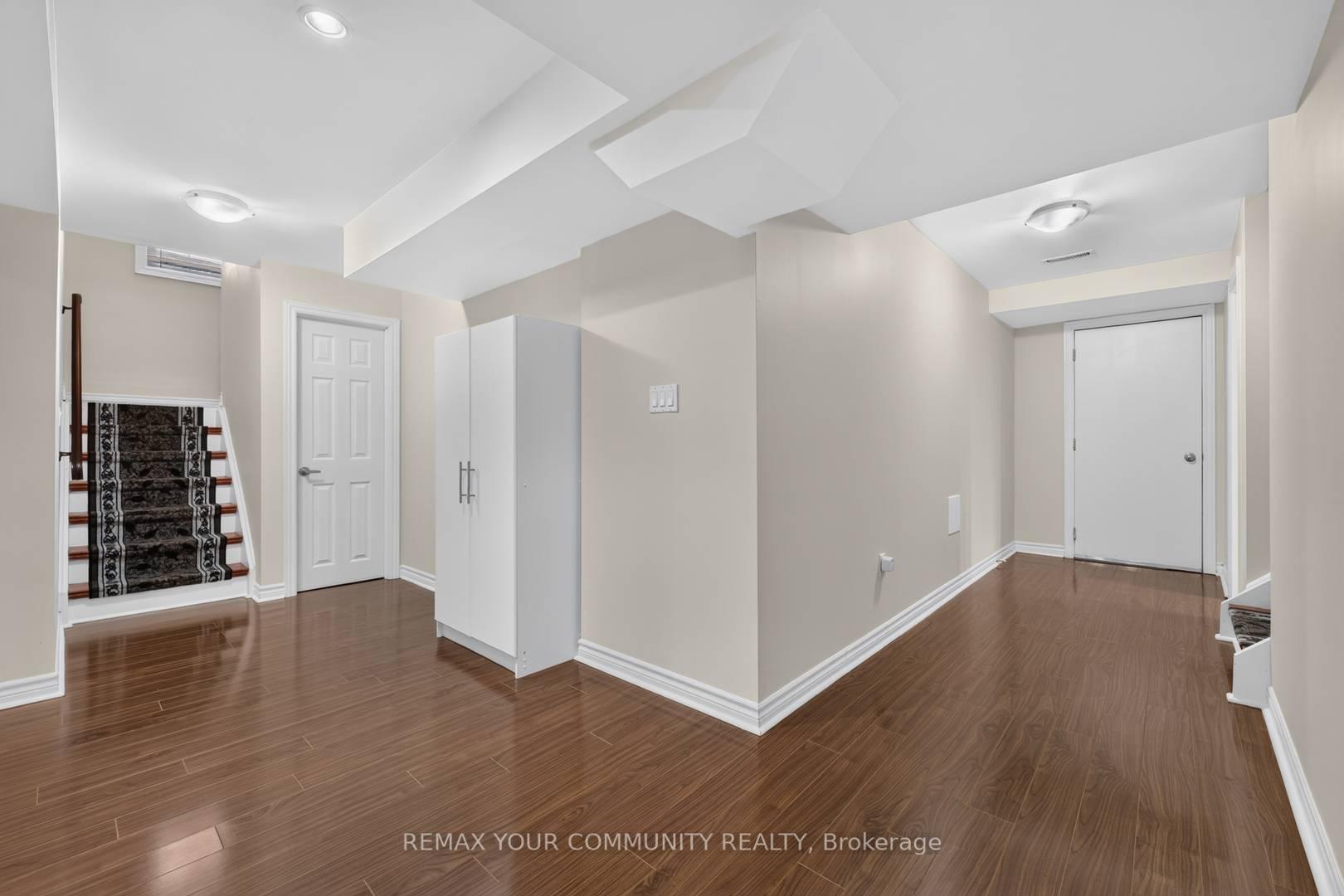 Photo 34 of 38 Dimarino Drive, Vaughan, Patterson — HOMEH