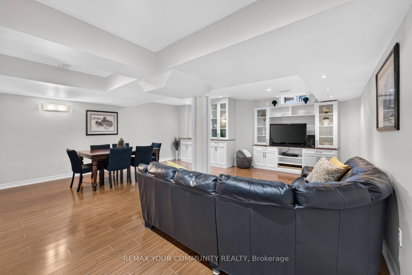 Photo 35 of 38 Dimarino Drive, Vaughan, Patterson — HOMEH