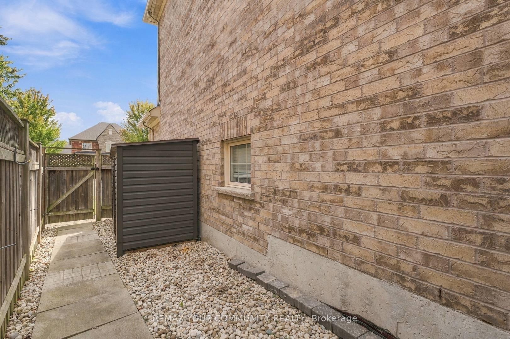 Photo 44 of 38 Dimarino Drive, Vaughan, Patterson — HOMEH