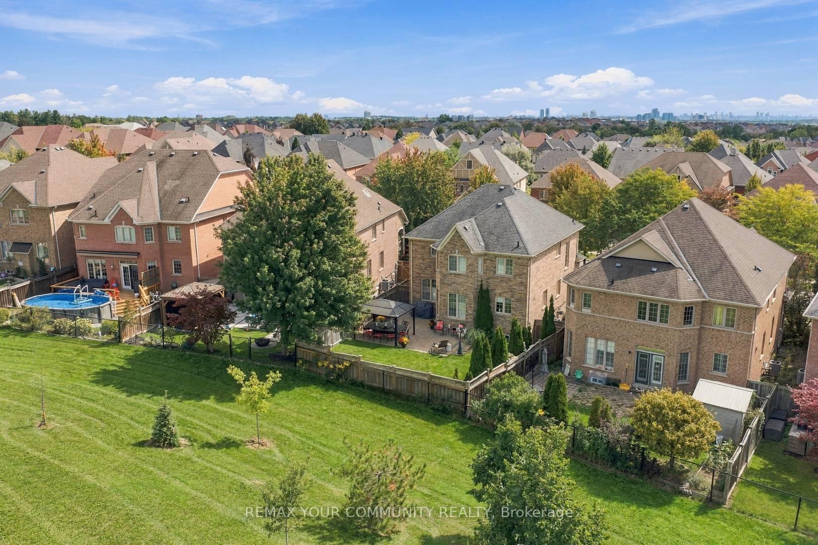 Photo 46 of 38 Dimarino Drive, Vaughan, Patterson — HOMEH