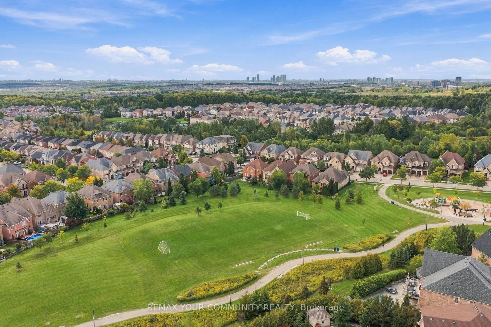 Photo 48 of 38 Dimarino Drive, Vaughan, Patterson — HOMEH