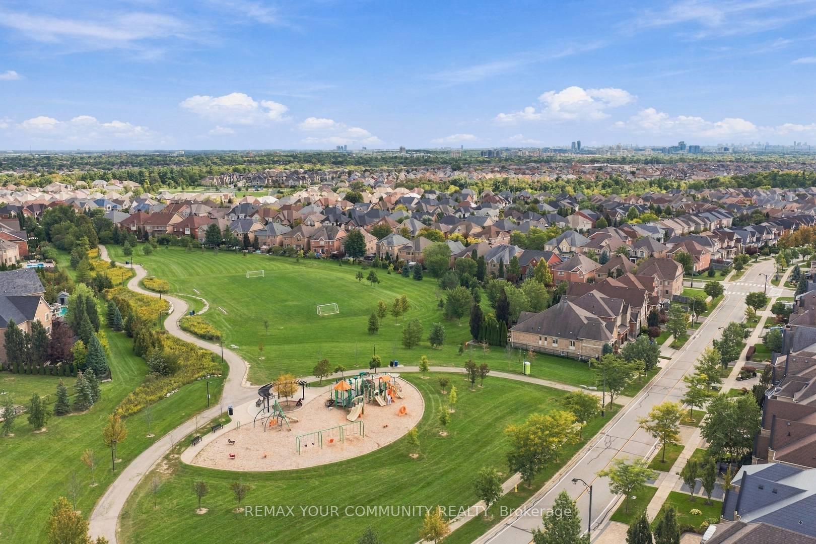 Photo 49 of 38 Dimarino Drive, Vaughan, Patterson — HOMEH