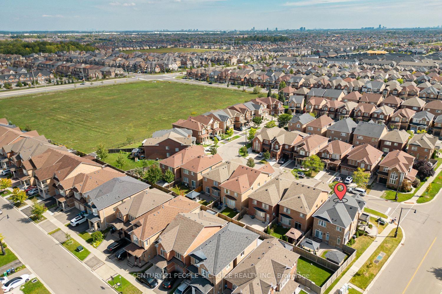 Photo 4 of 359 Robert Parkinson Drive, Brampton, Northwest Brampton — HOMEH
