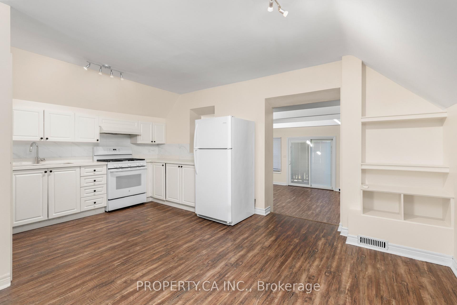 Photo 4 of 112 Stephenson Avenue, Toronto, East End-Danforth — HOMEH