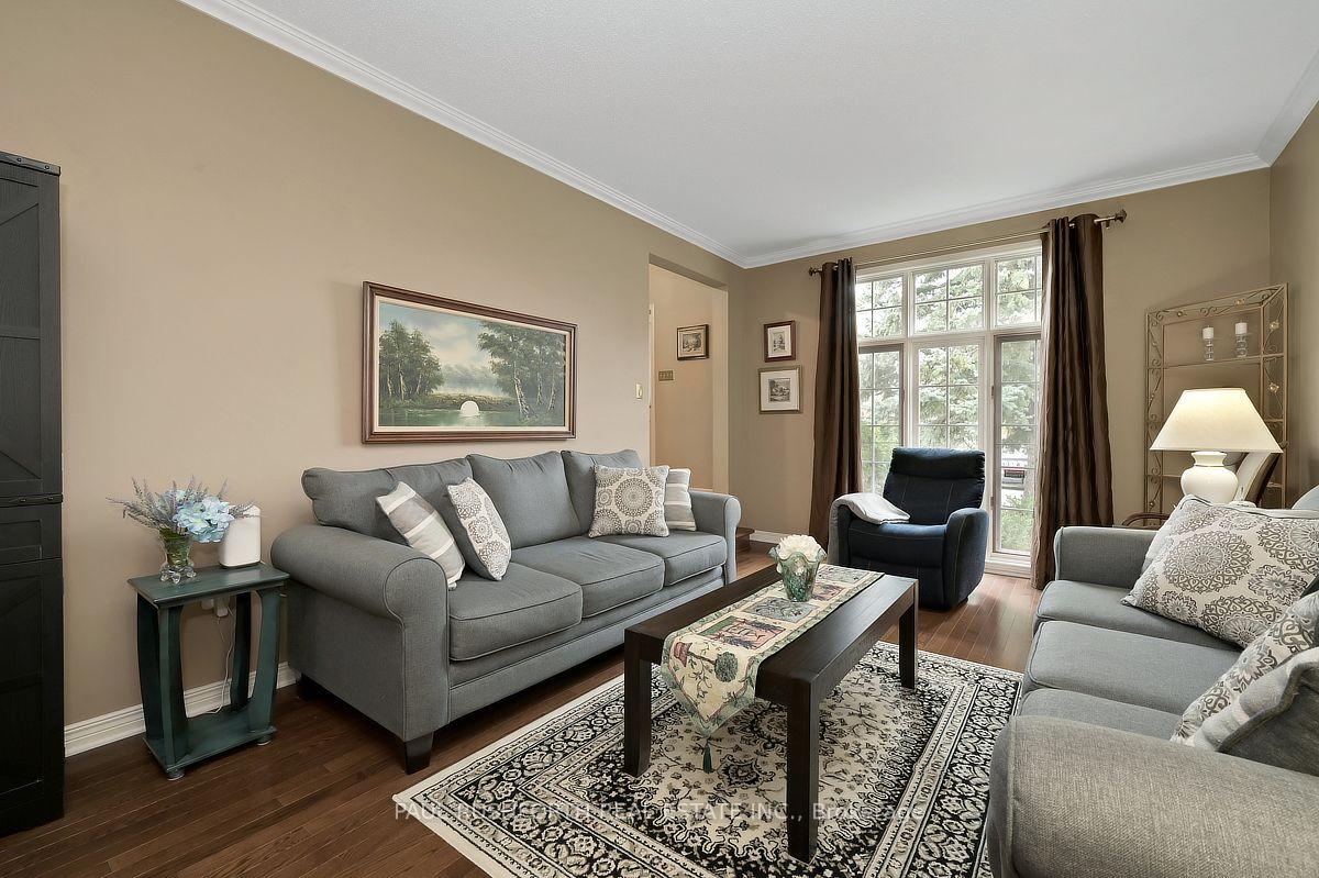 Photo 10 of 30 Elderwood Trail, Ottawa, Stittsville (Central) — HOMEH