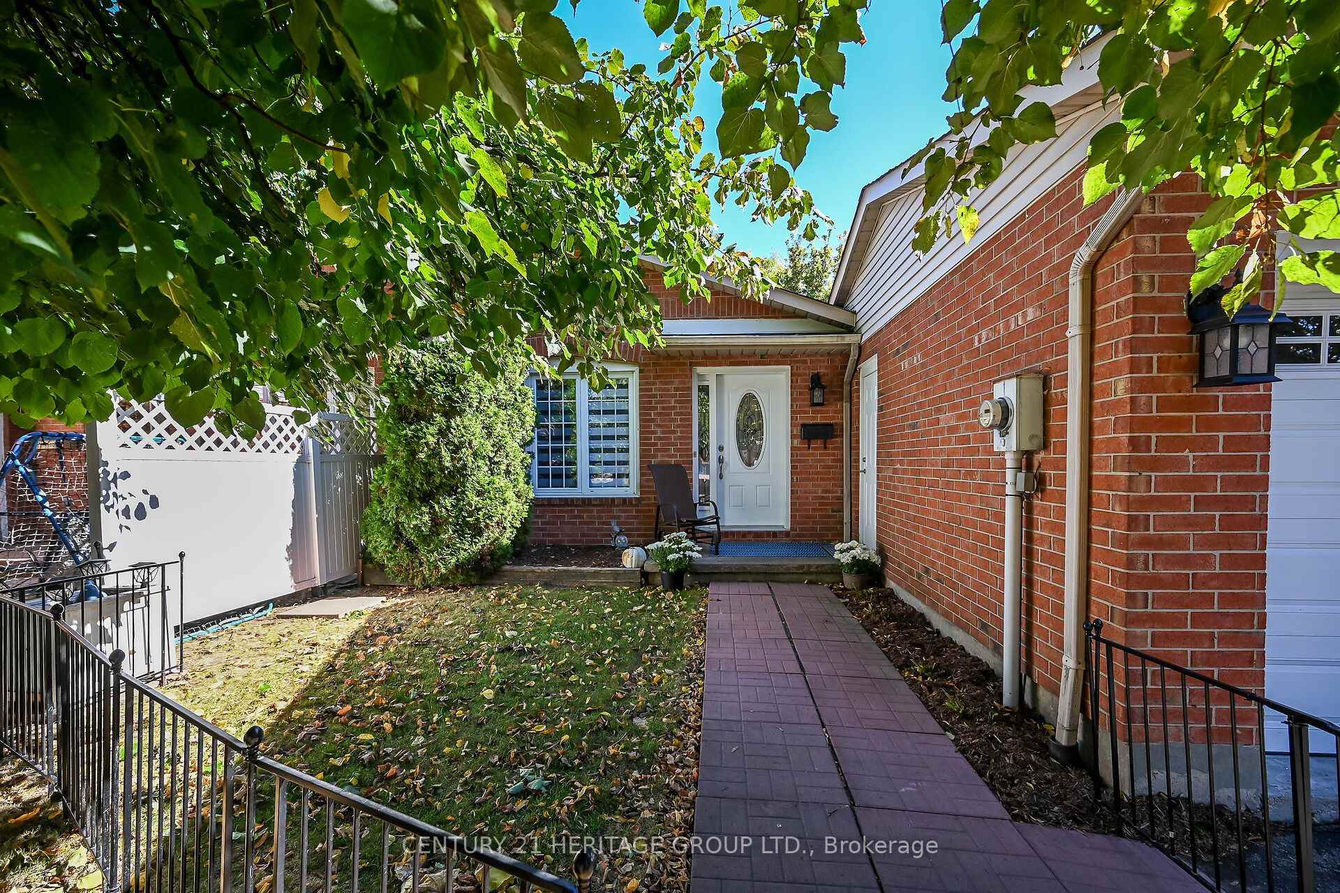 Photo 2 of 89 Stoney Brook Crescent, St. Catharines, Grapeview — HOMEH