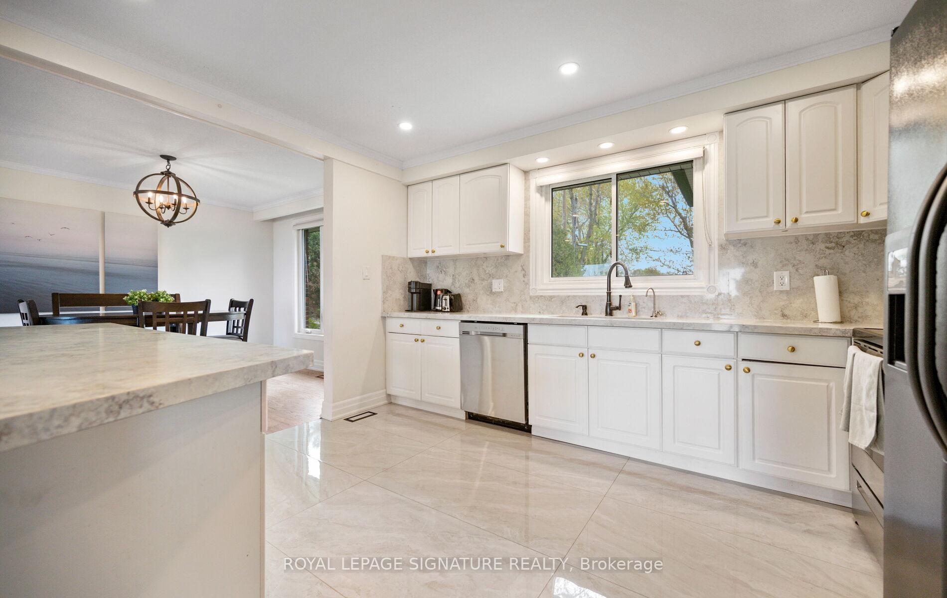 Photo 9 of 17 Wendakee Drive, Hamilton, Stoney Creek — HOMEH