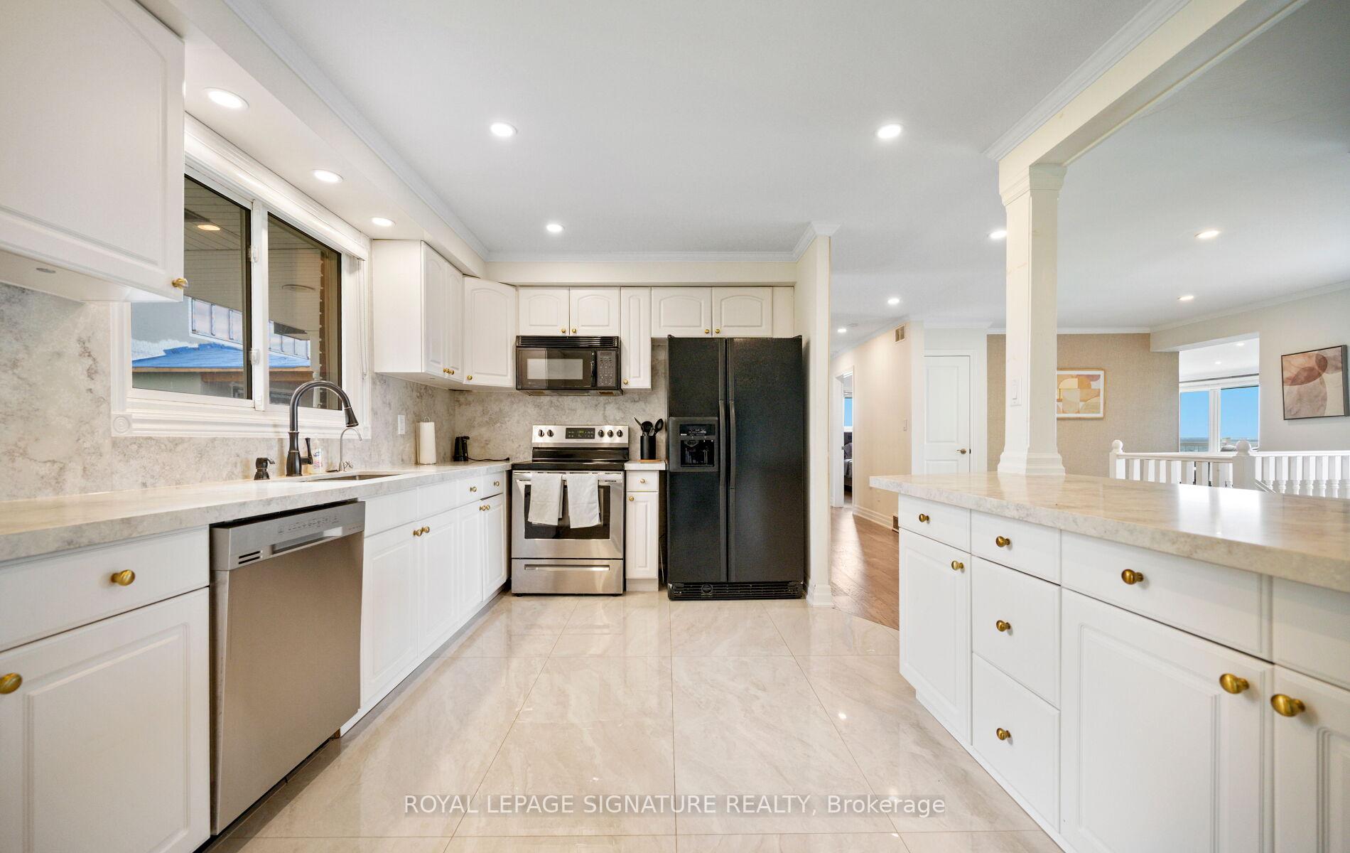 Photo 10 of 17 Wendakee Drive, Hamilton, Stoney Creek — HOMEH