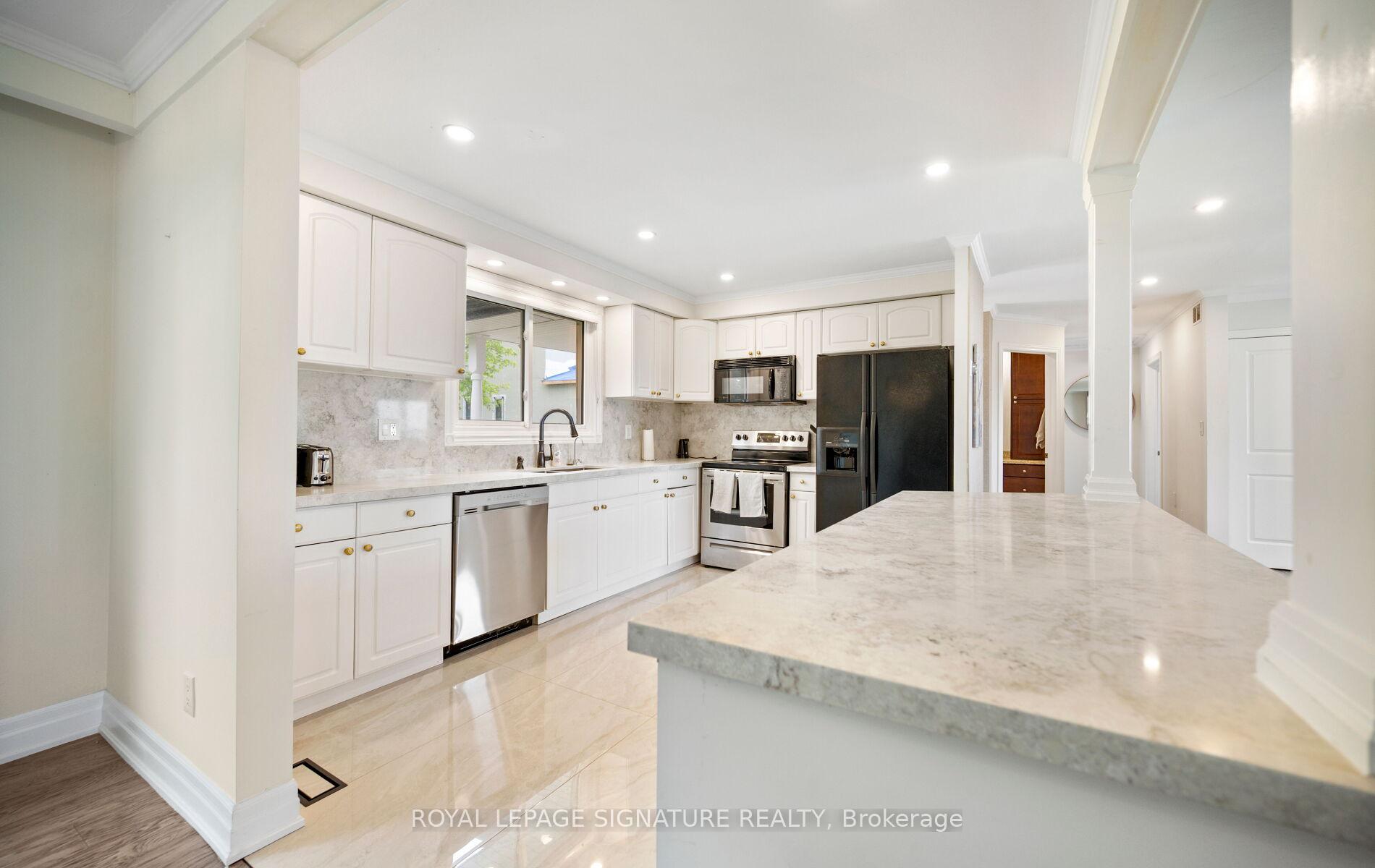 Photo 11 of 17 Wendakee Drive, Hamilton, Stoney Creek — HOMEH