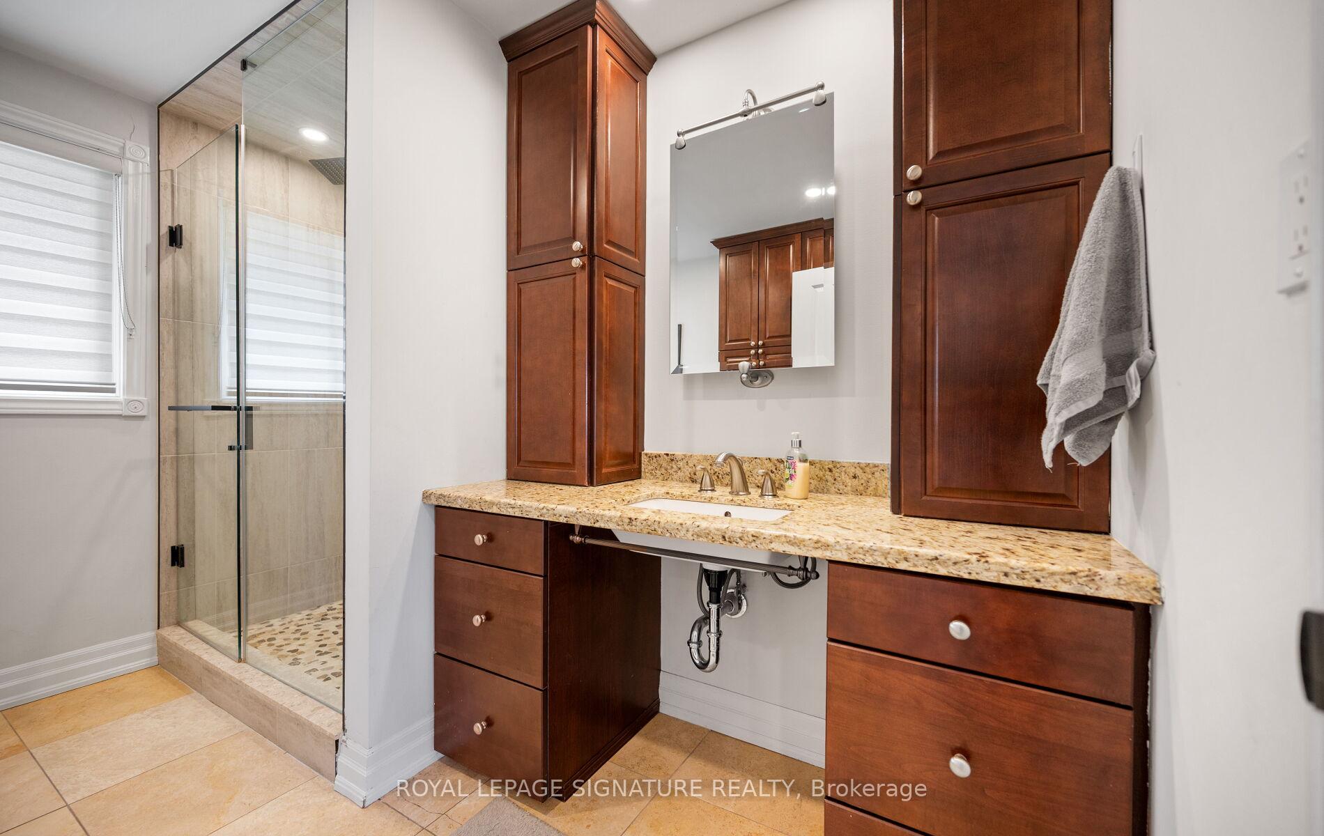 Photo 23 of 17 Wendakee Drive, Hamilton, Stoney Creek — HOMEH