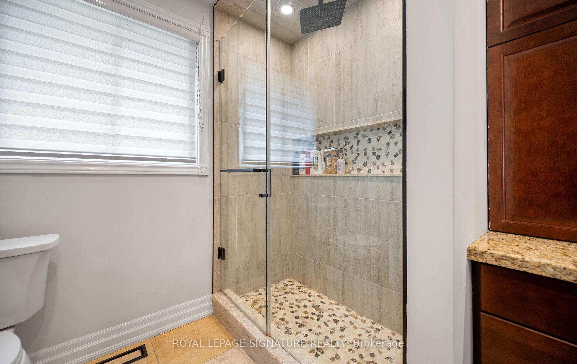 Photo 24 of 17 Wendakee Drive, Hamilton, Stoney Creek — HOMEH
