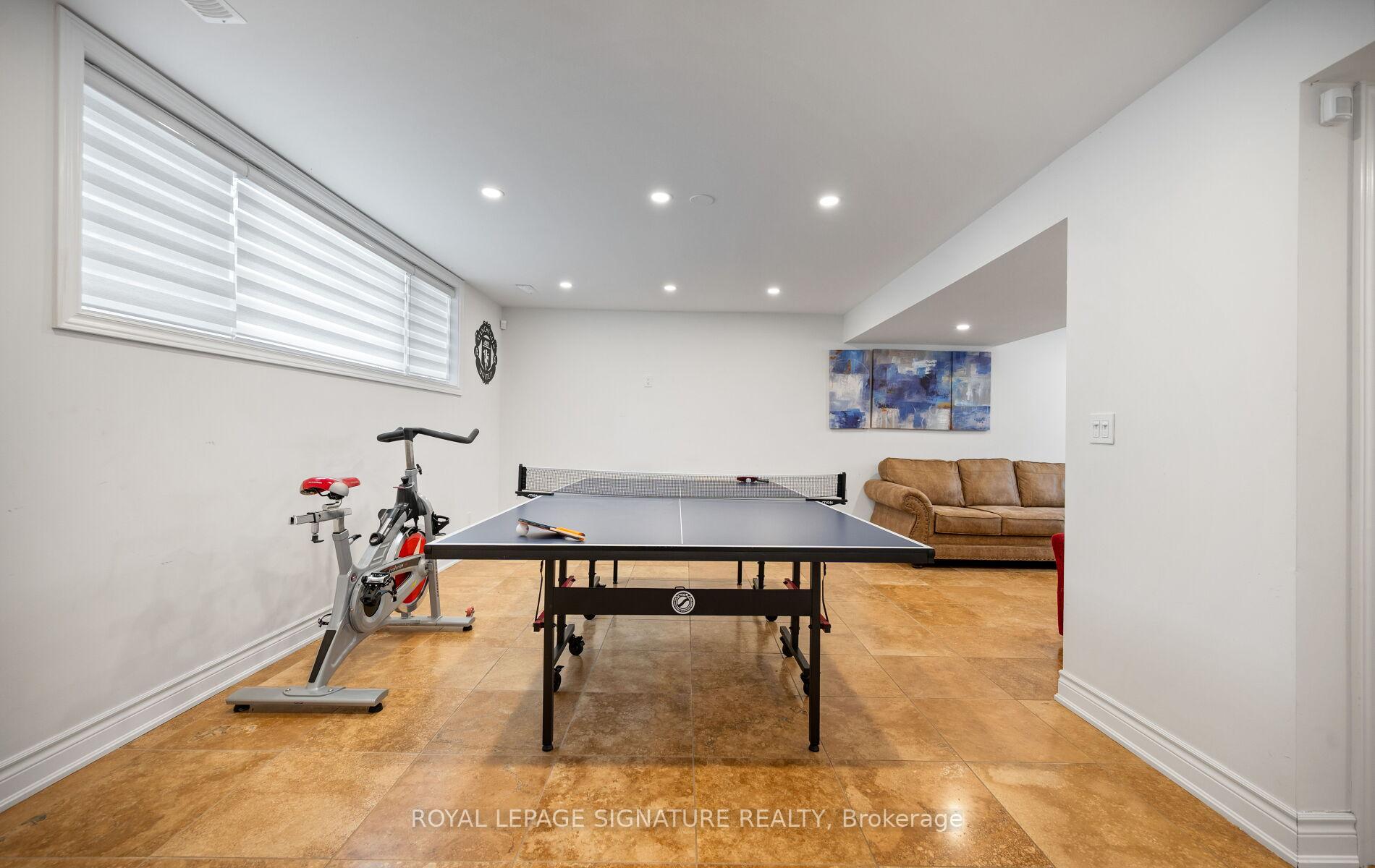Photo 28 of 17 Wendakee Drive, Hamilton, Stoney Creek — HOMEH