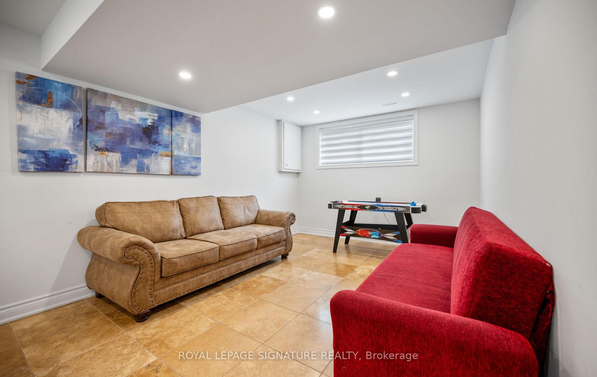 Photo 29 of 17 Wendakee Drive, Hamilton, Stoney Creek — HOMEH